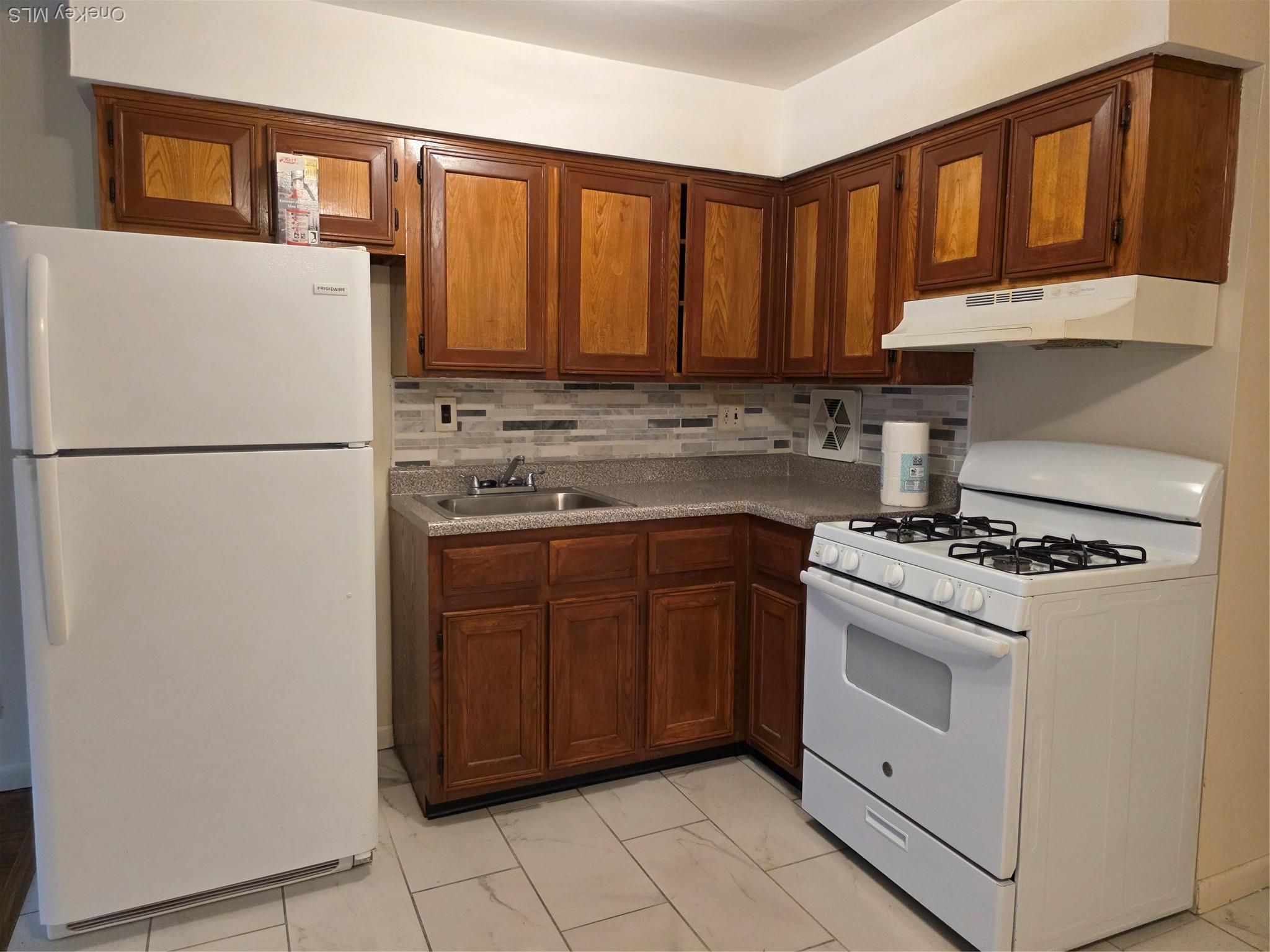 Apartment Ely  Bronx, NY 10469, MLS-946132-3