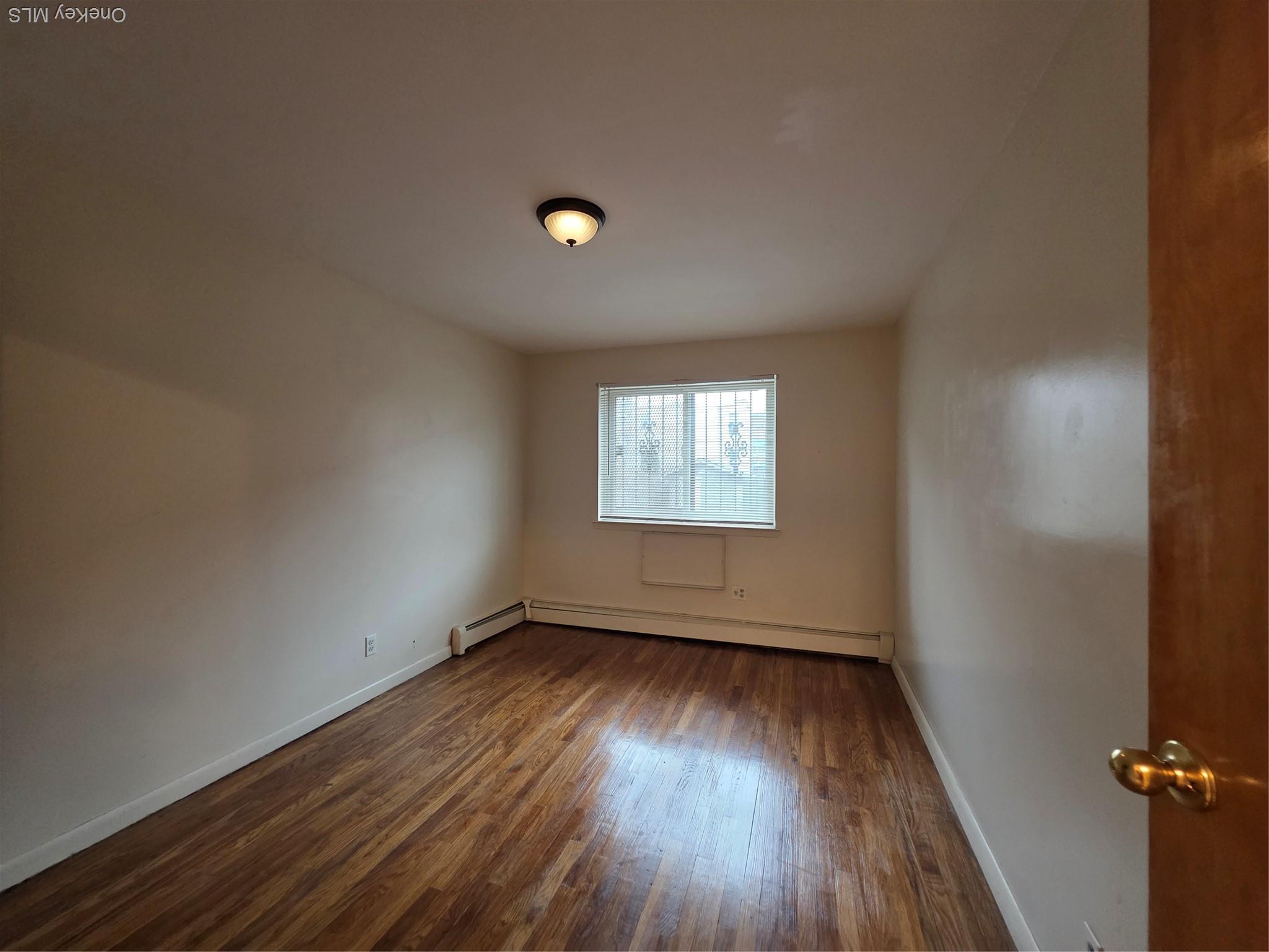 Apartment Ely  Bronx, NY 10469, MLS-946132-6