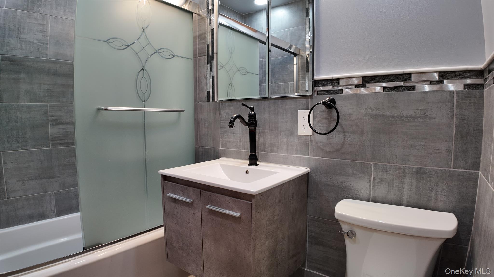 Apartment Screvin Bronx, NY 10473, MLS-946147-3