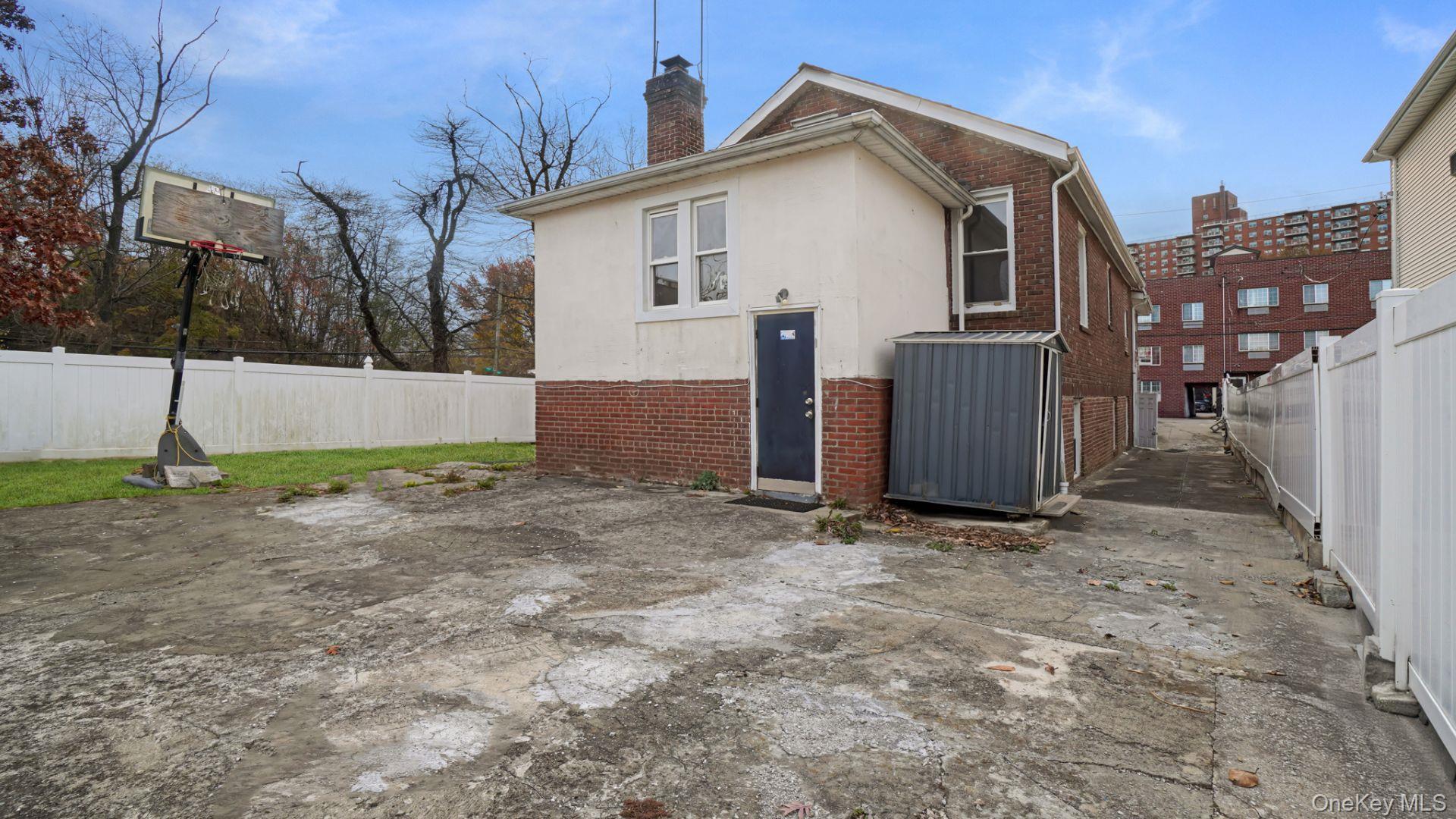 Single Family Hunter  Bronx, NY 10475, MLS-946154-25