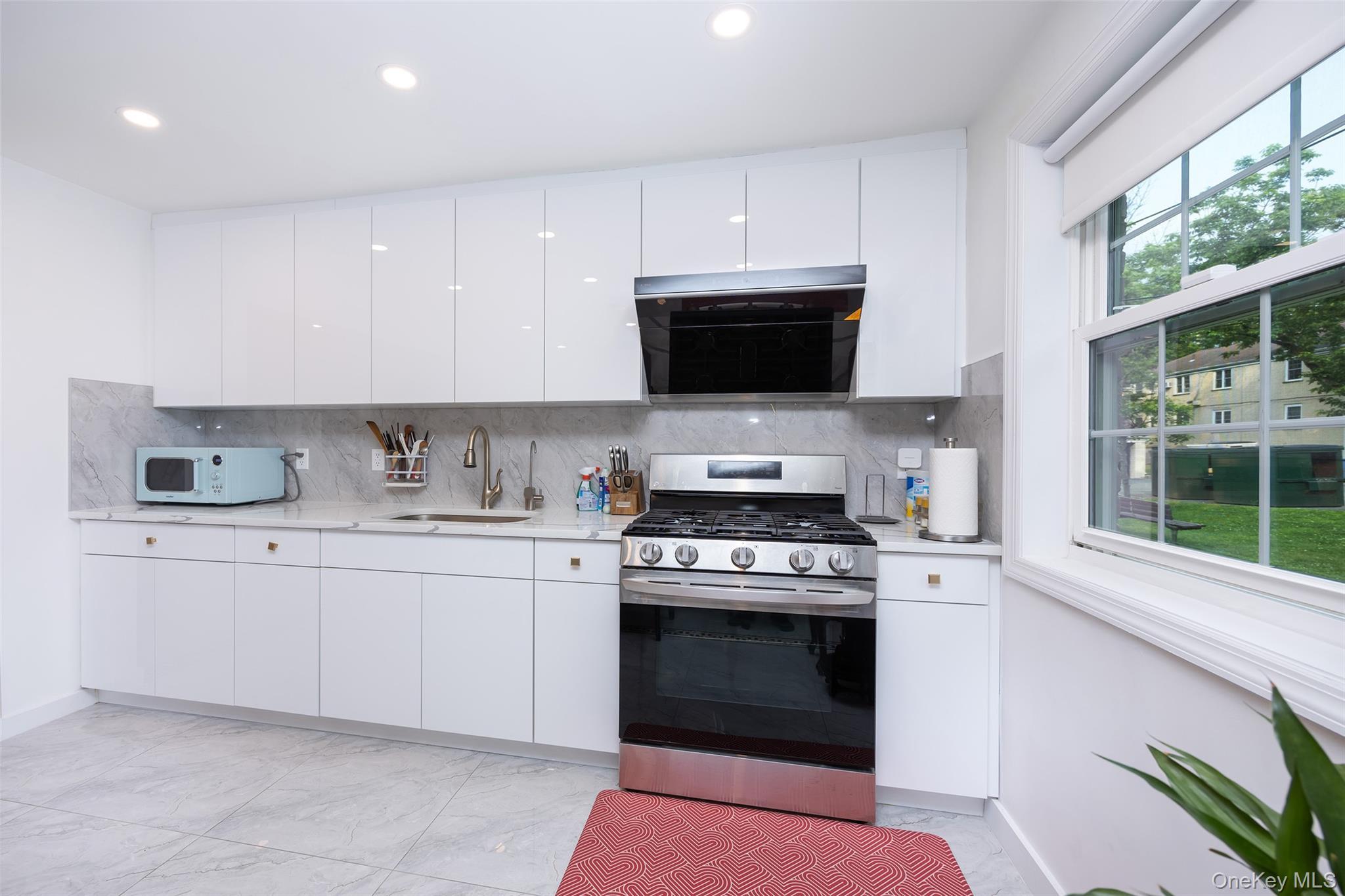 Coop 65th  Queens, NY 11364, MLS-946163-11