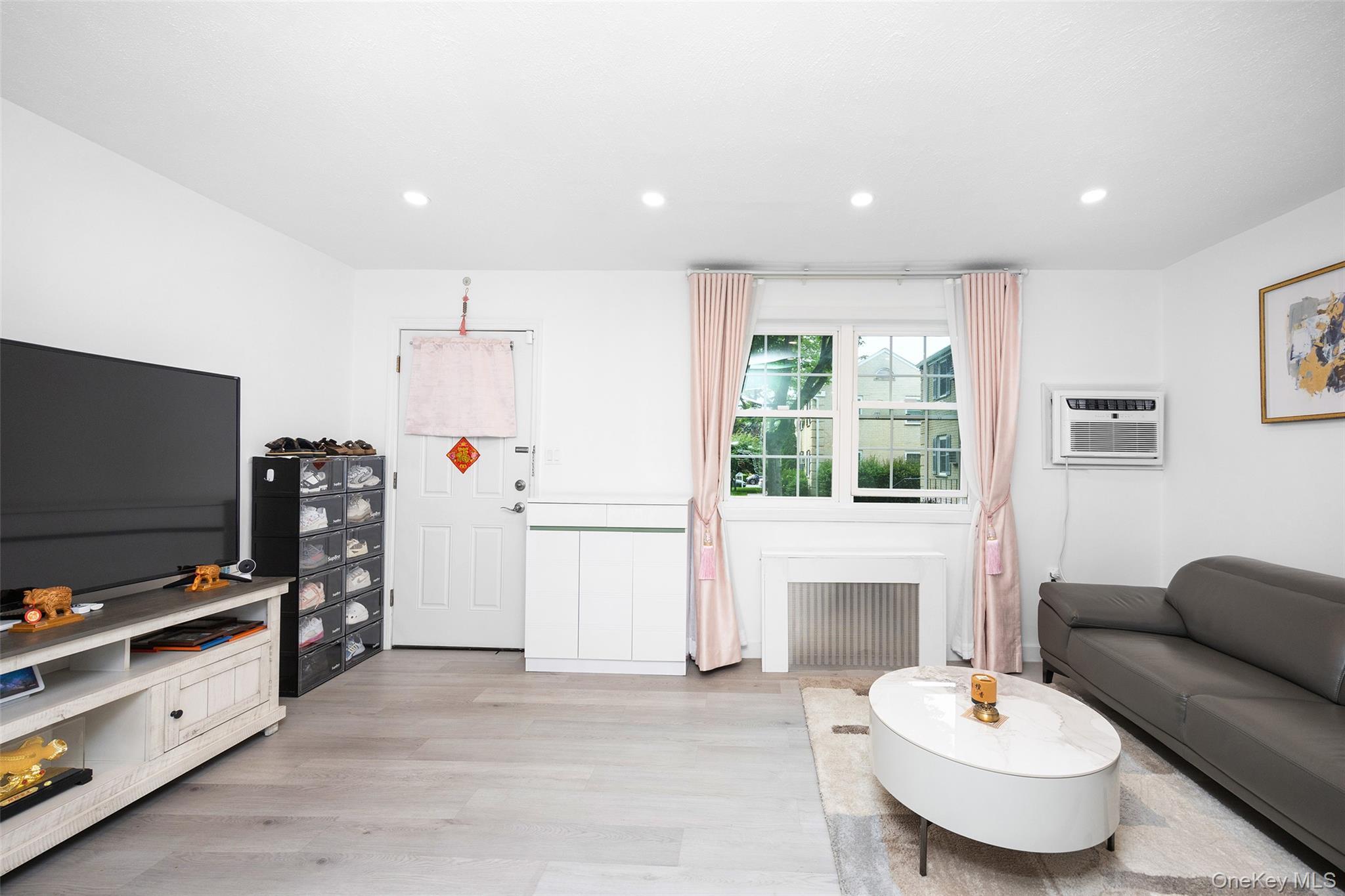 Coop 65th  Queens, NY 11364, MLS-946163-14