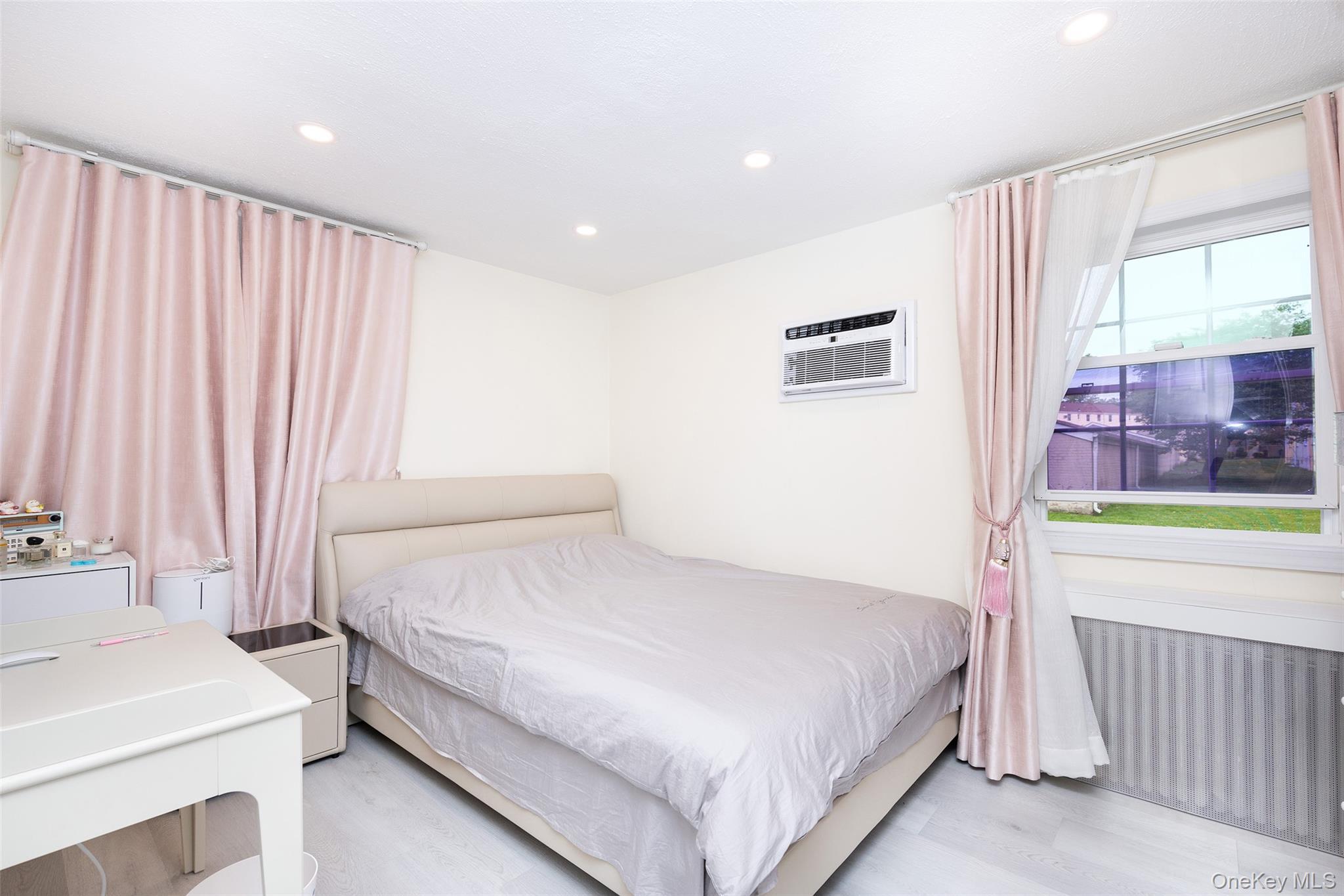 Coop 65th  Queens, NY 11364, MLS-946163-16