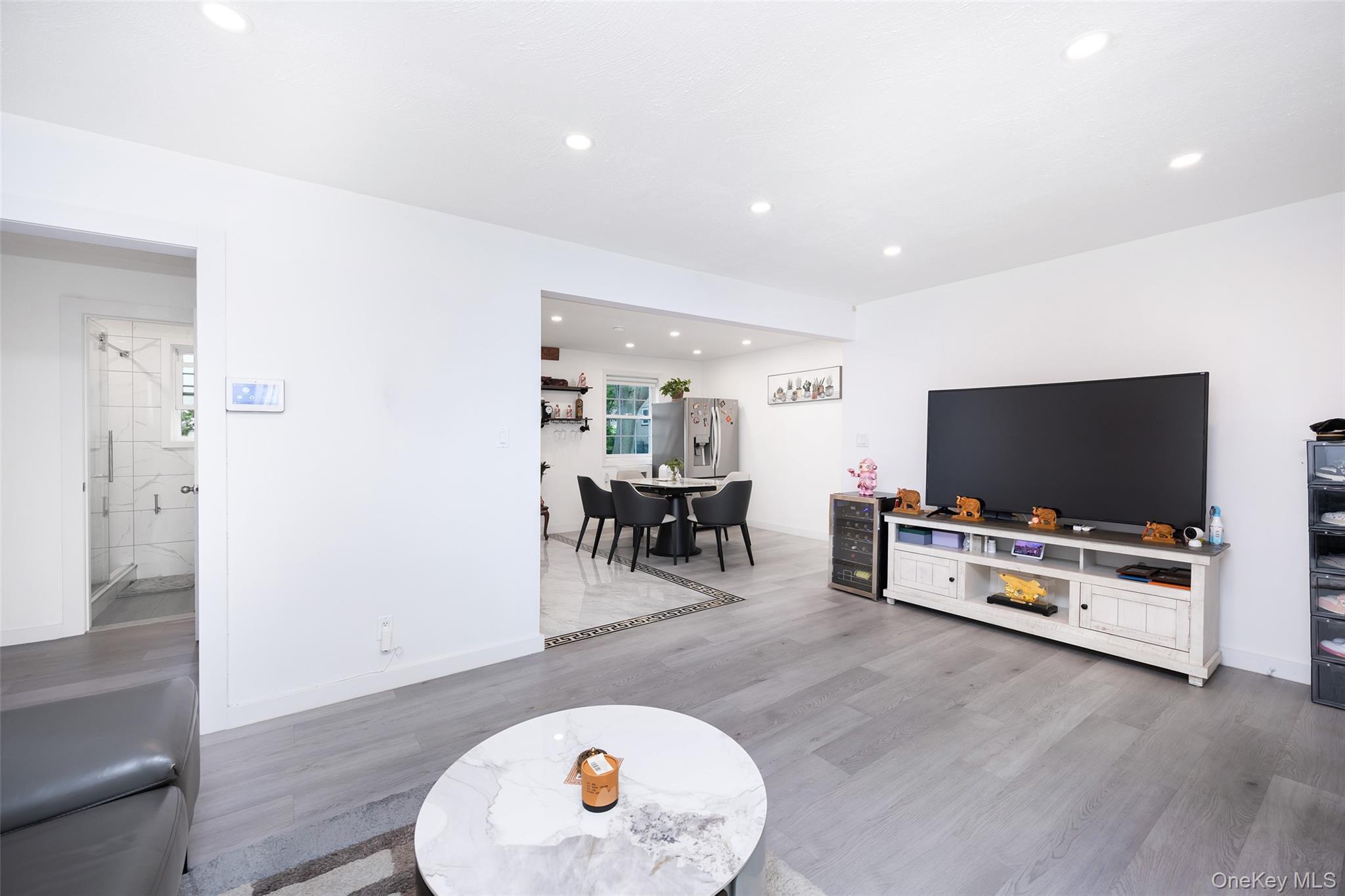 Coop 65th  Queens, NY 11364, MLS-946163-7