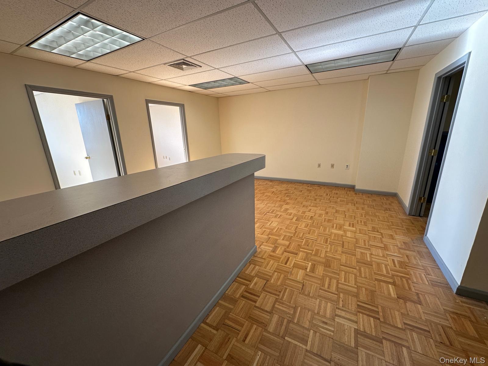 Commercial Lease Tremont  Bronx, NY 10465, MLS-946201-10