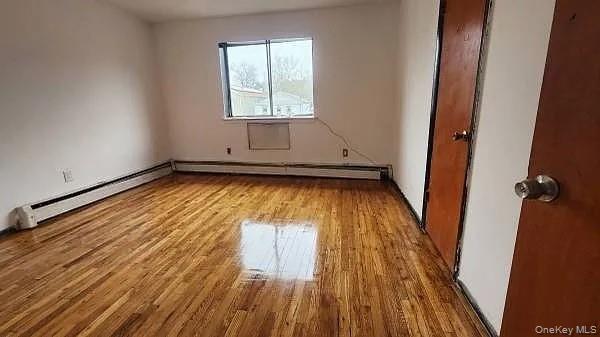 Single Family Radcliff  Bronx, NY 10469, MLS-946207-10