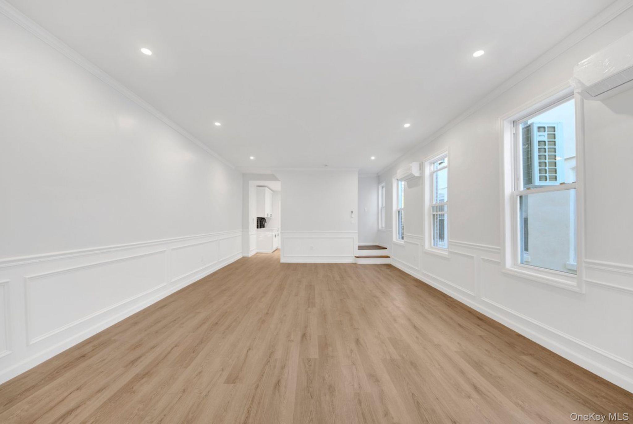 Single Family Fenton Bronx, NY 10469, MLS-946220-13