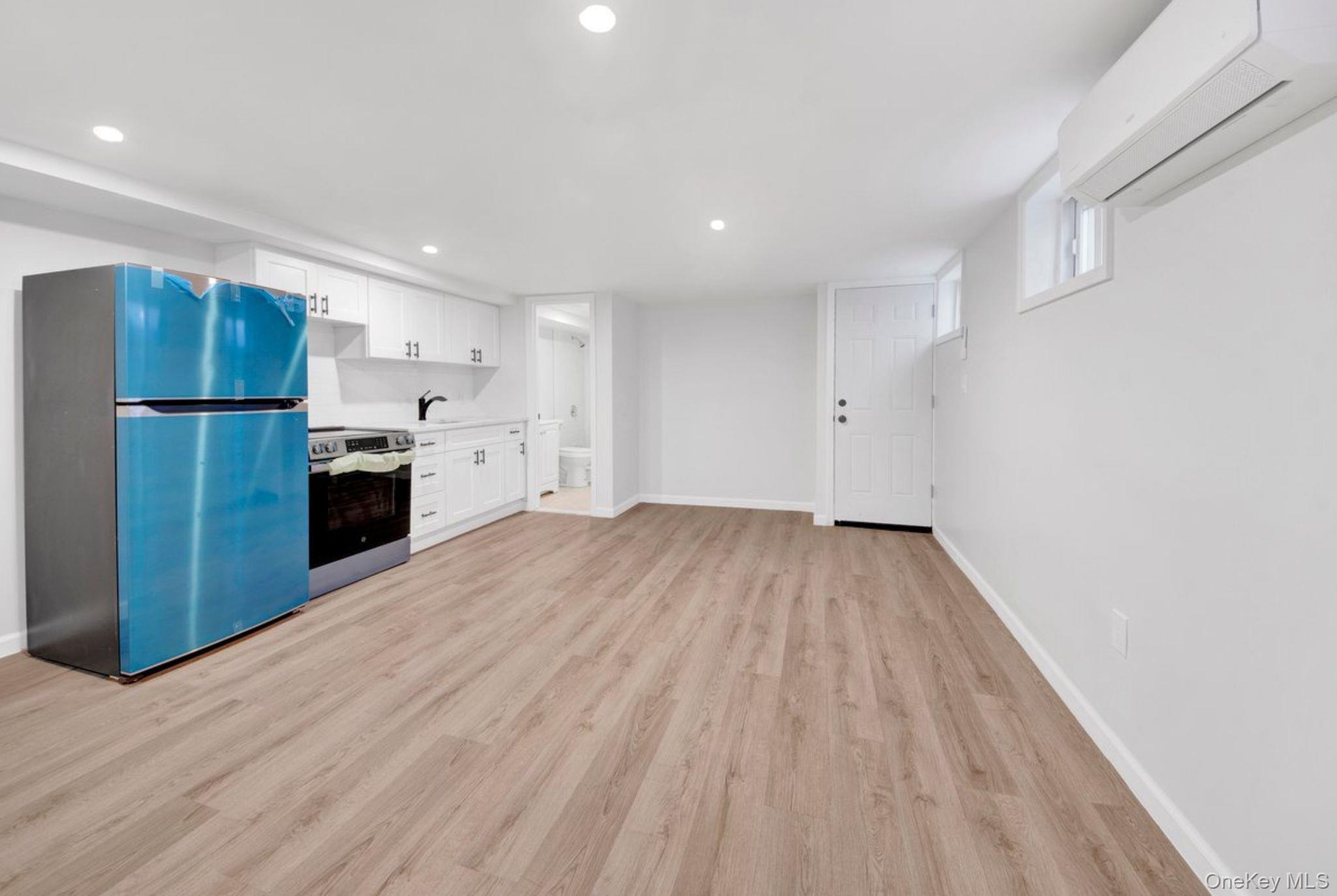 Single Family Fenton Bronx, NY 10469, MLS-946220-15