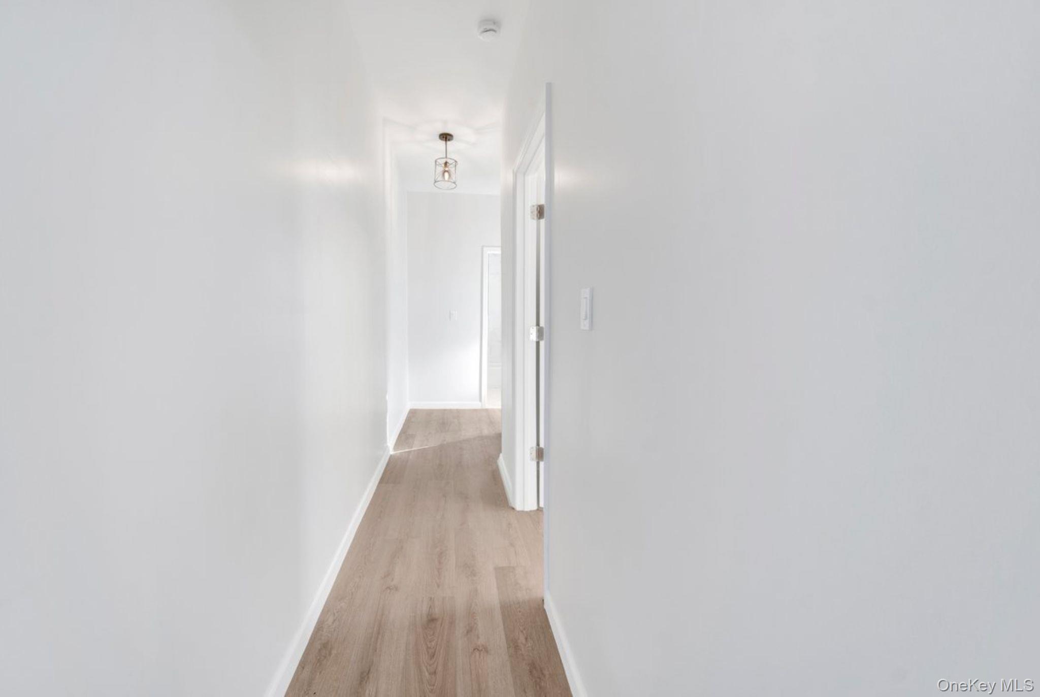 Single Family Fenton Bronx, NY 10469, MLS-946220-19