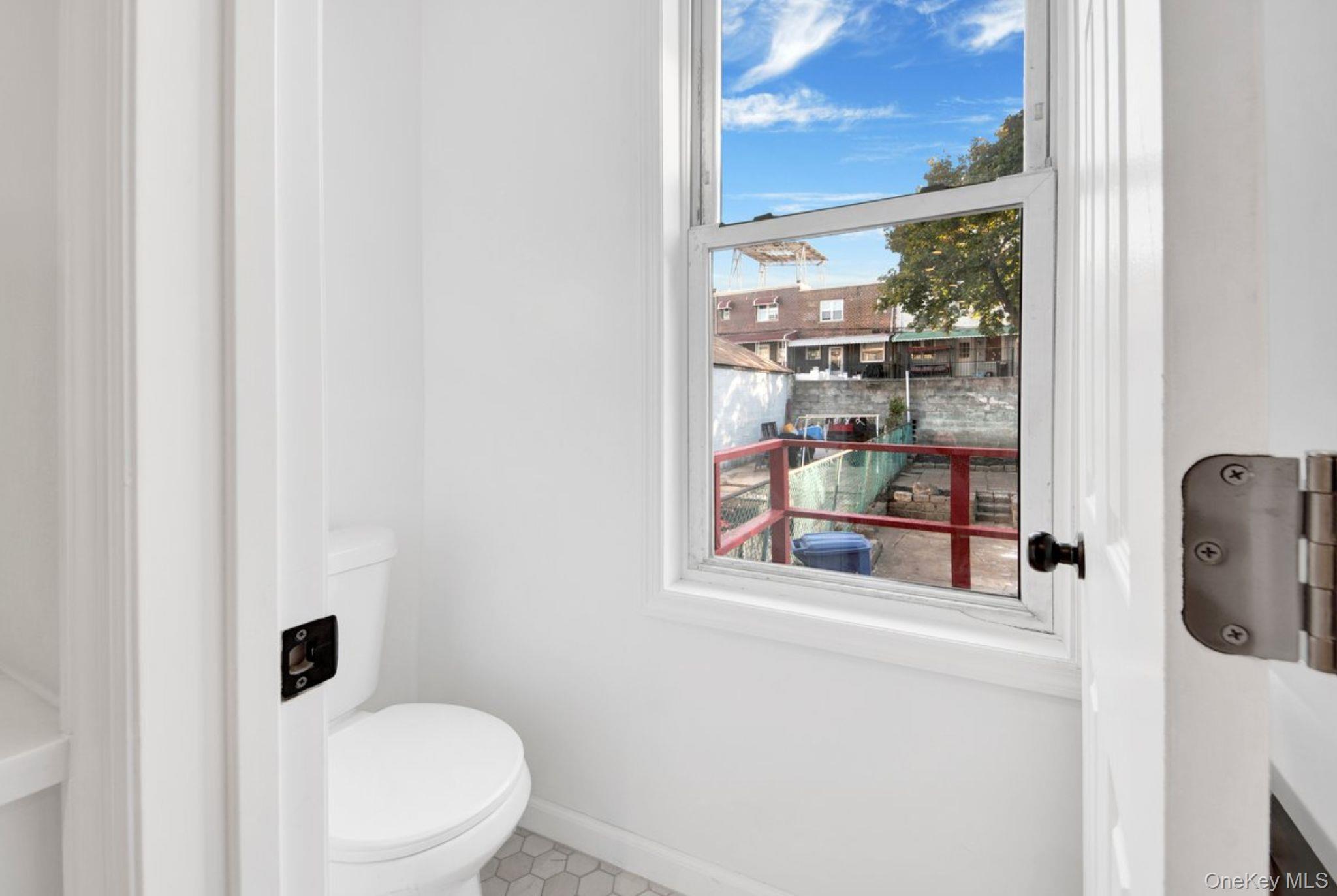 Single Family Fenton Bronx, NY 10469, MLS-946220-23