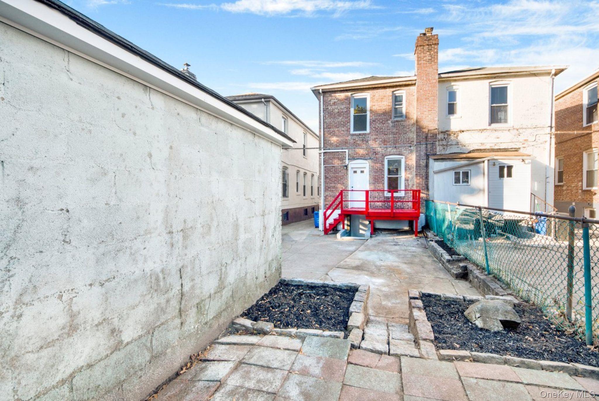 Single Family Fenton Bronx, NY 10469, MLS-946220-32