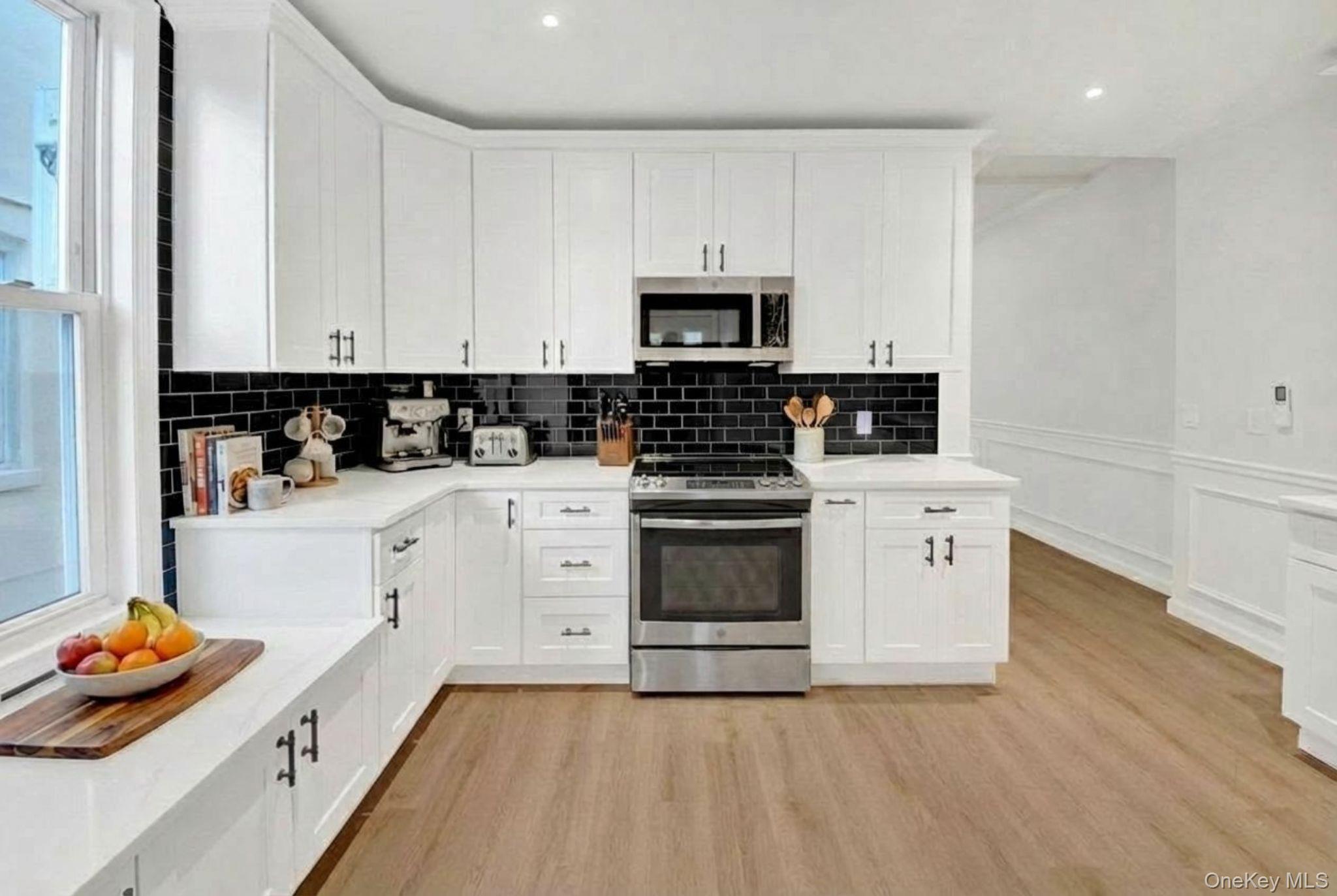 Single Family Fenton Bronx, NY 10469, MLS-946220-4