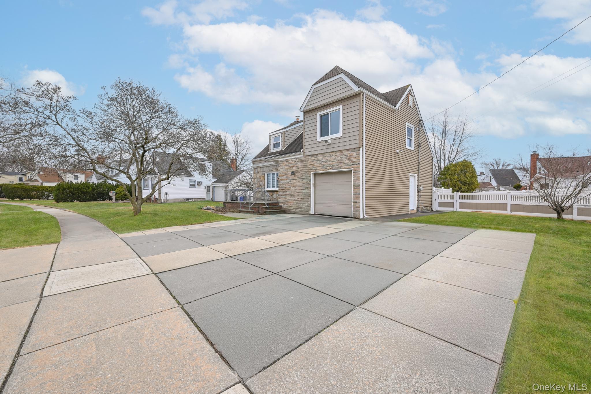 Single Family Morris Parkway  Nassau County, NY 11580, MLS-946265-3