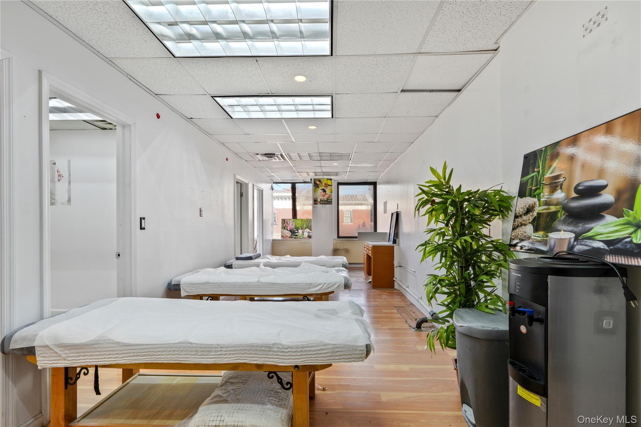 Commercial Lease Main  Queens, NY 11355, MLS-946321-12