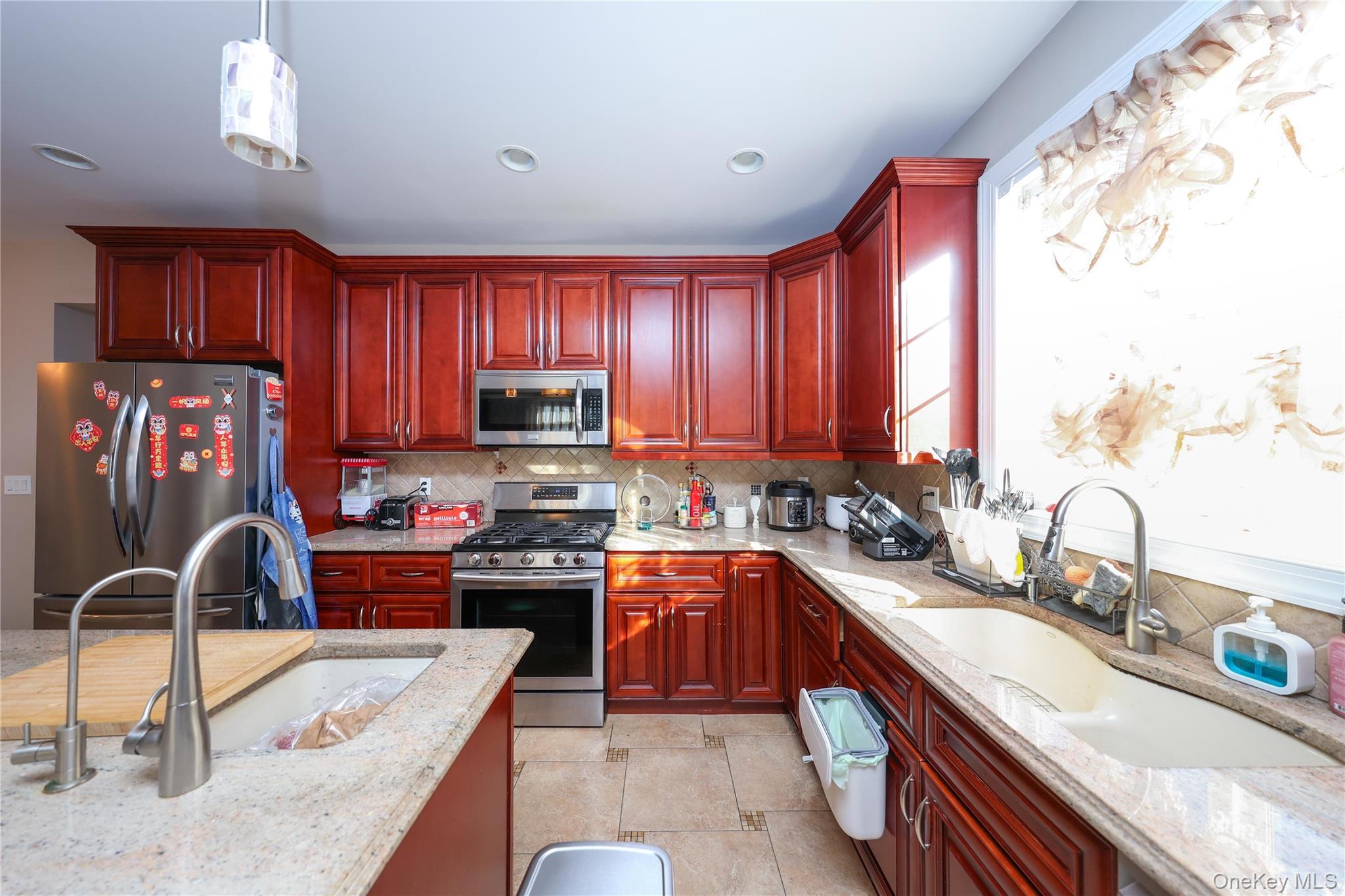 Single Family Highland  Staten Island, NY 10308, MLS-946330-32