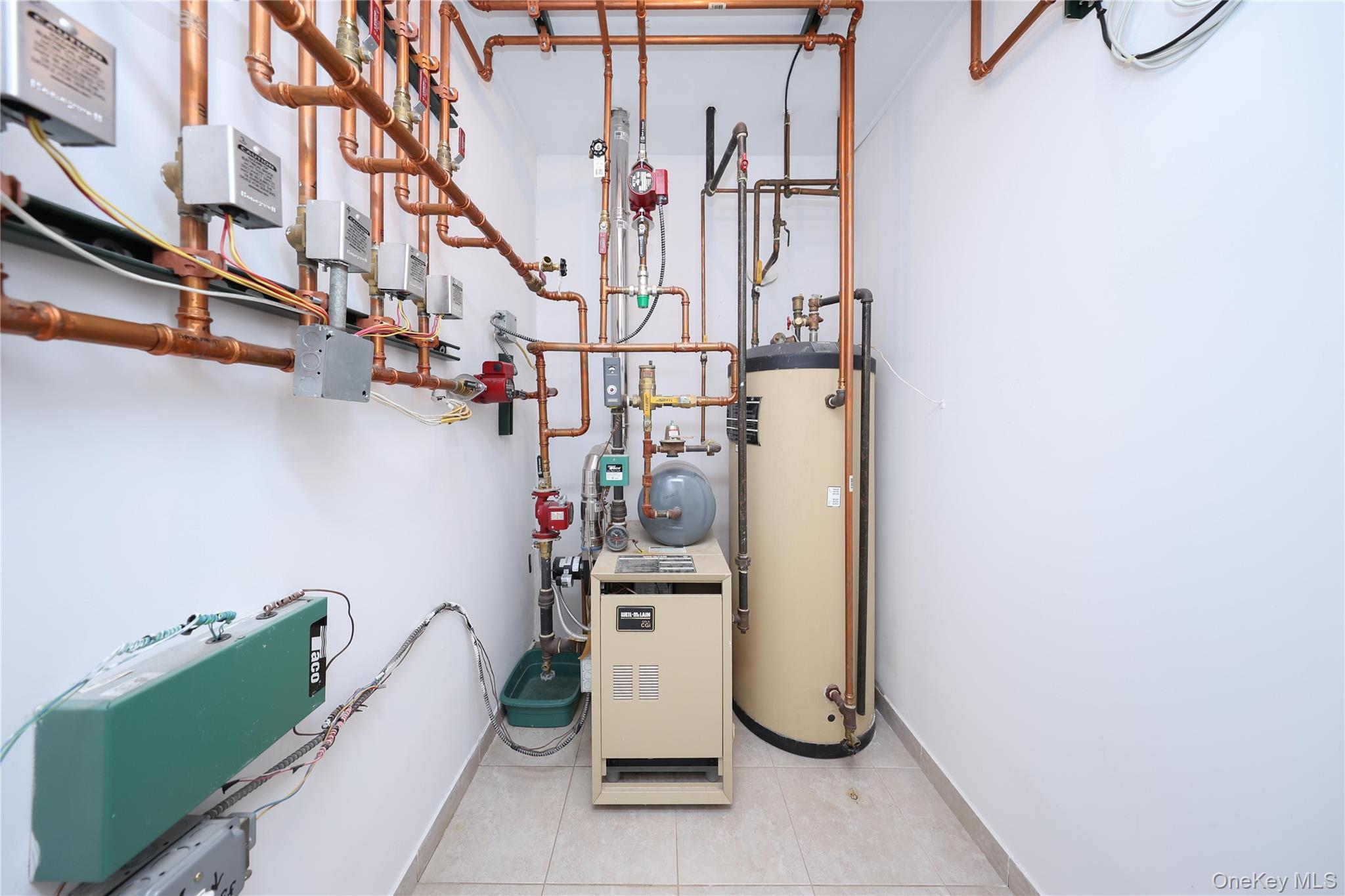 Single Family Highland  Staten Island, NY 10308, MLS-946330-34