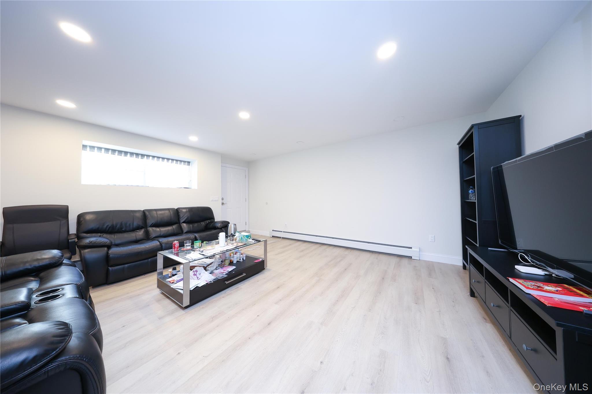 Single Family Highland  Staten Island, NY 10308, MLS-946330-38