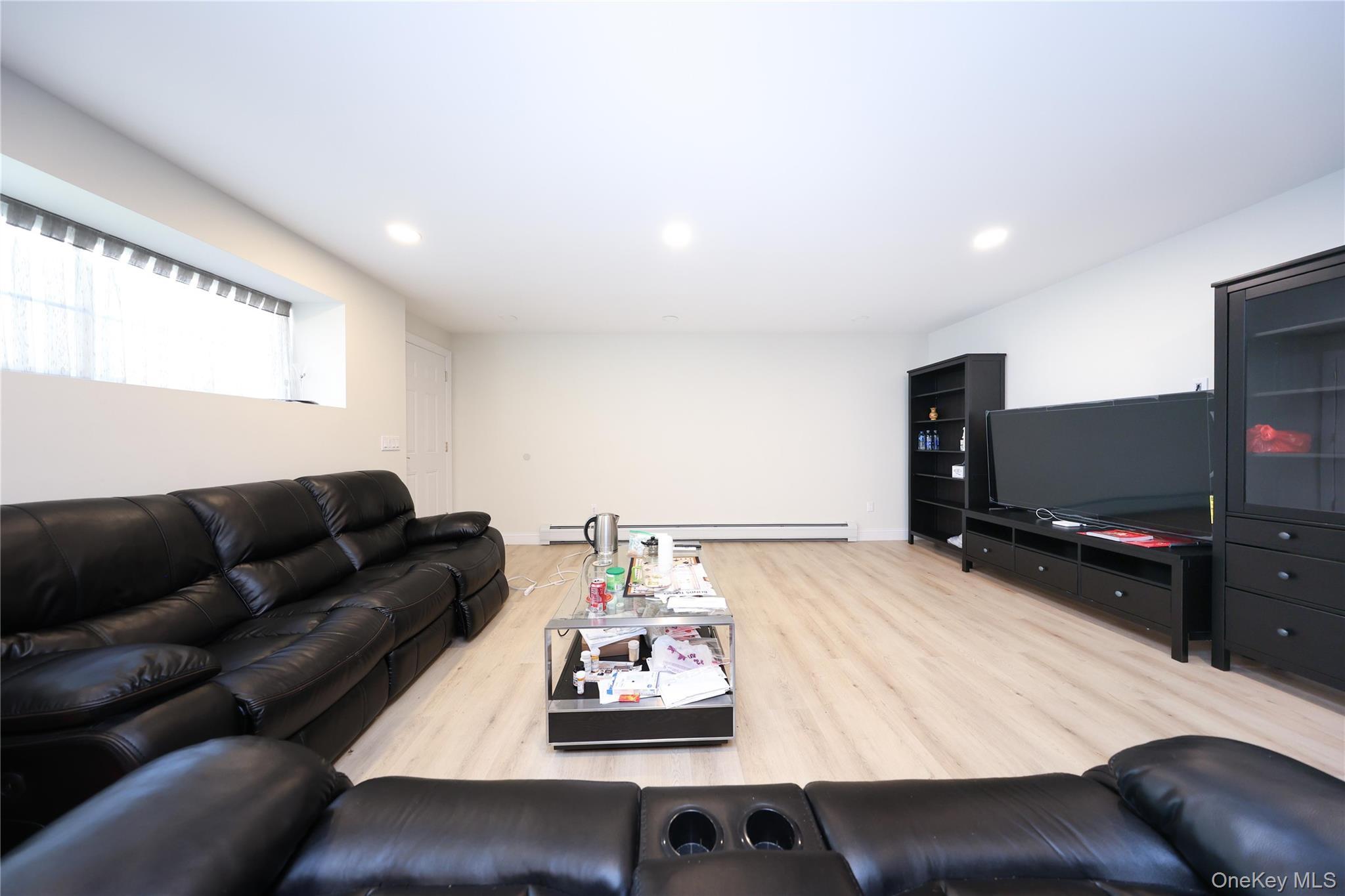 Single Family Highland  Staten Island, NY 10308, MLS-946330-39