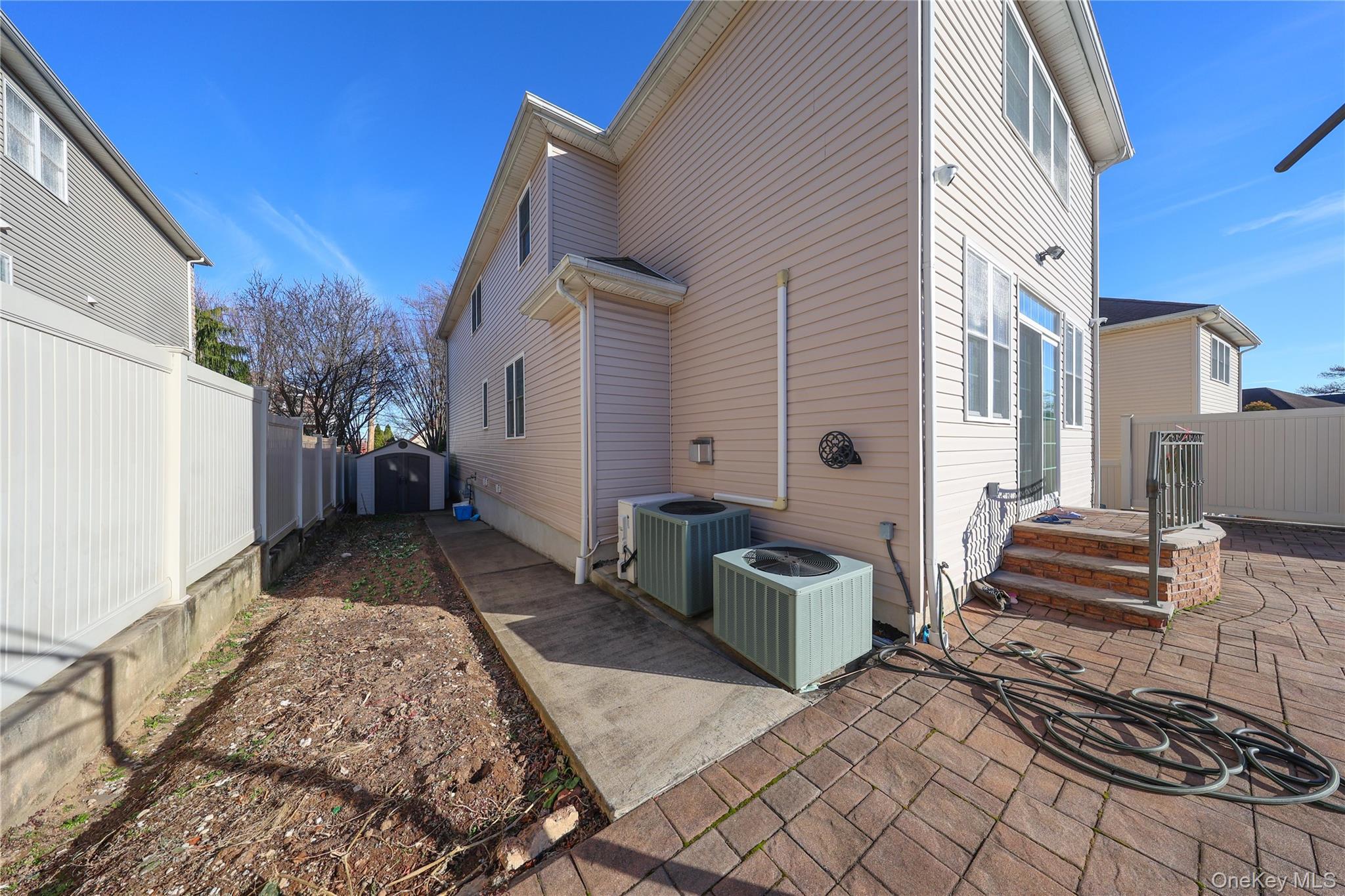 Single Family Highland  Staten Island, NY 10308, MLS-946330-43