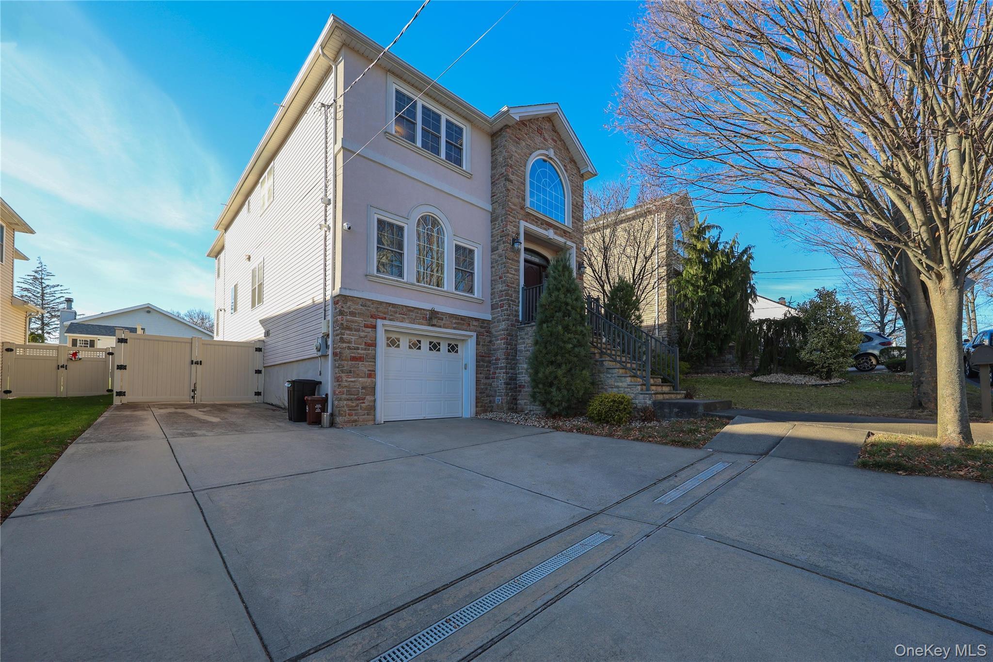 Single Family Highland  Staten Island, NY 10308, MLS-946330-46