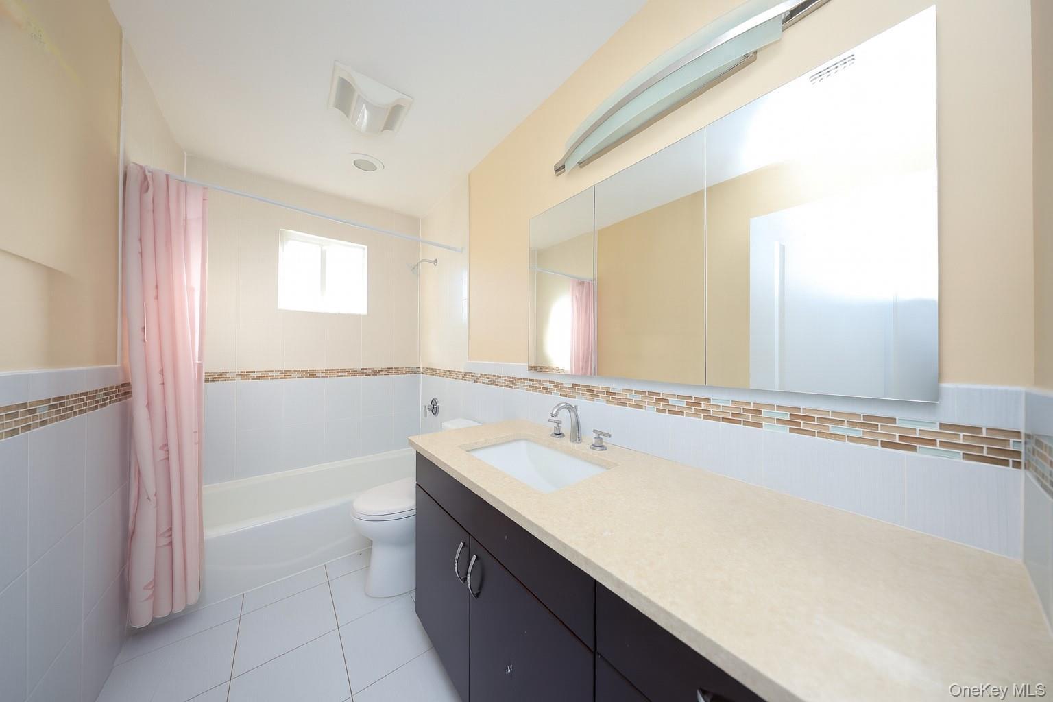 Single Family Highland  Staten Island, NY 10308, MLS-946330-9