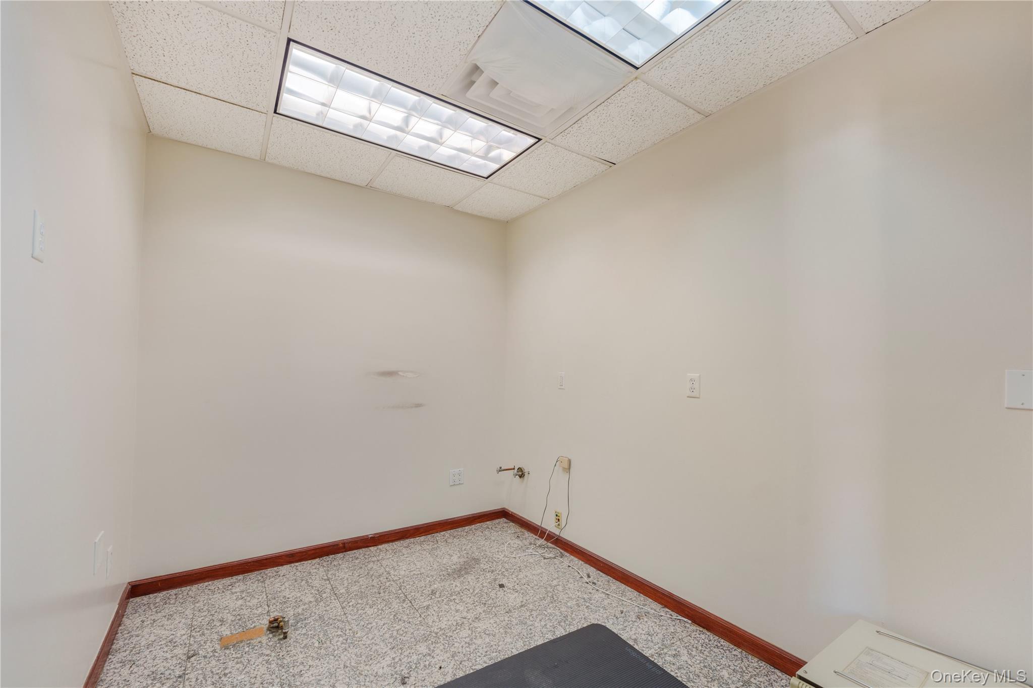 Commercial Lease Main  Queens, NY 11355, MLS-946343-6