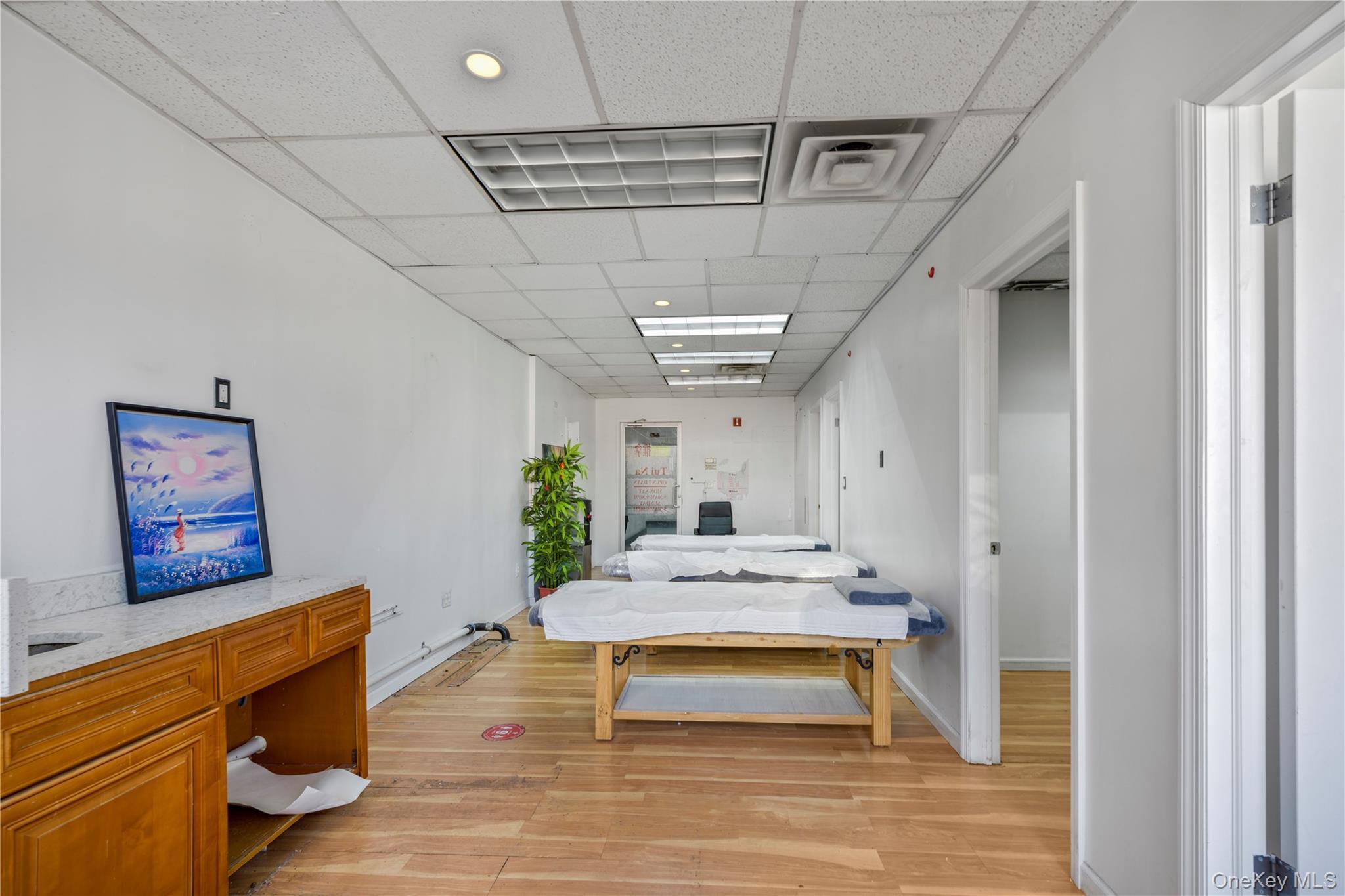 Commercial Lease Main  Queens, NY 11355, MLS-946346-15