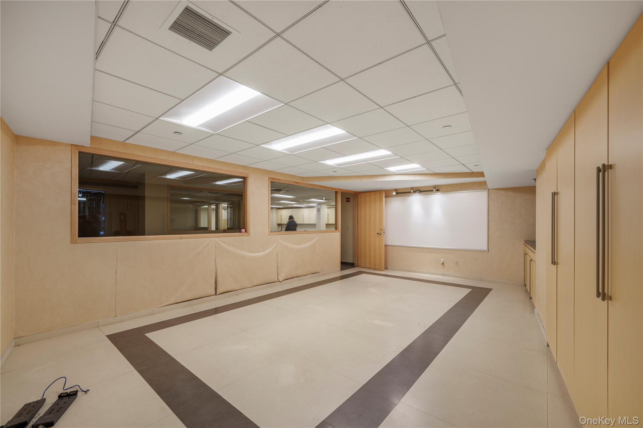 Commercial Lease Main  Queens, NY 11355, MLS-946346-47