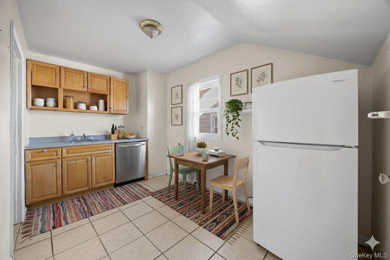 Single Family Hill  Bronx, NY 10466, MLS-946347-15