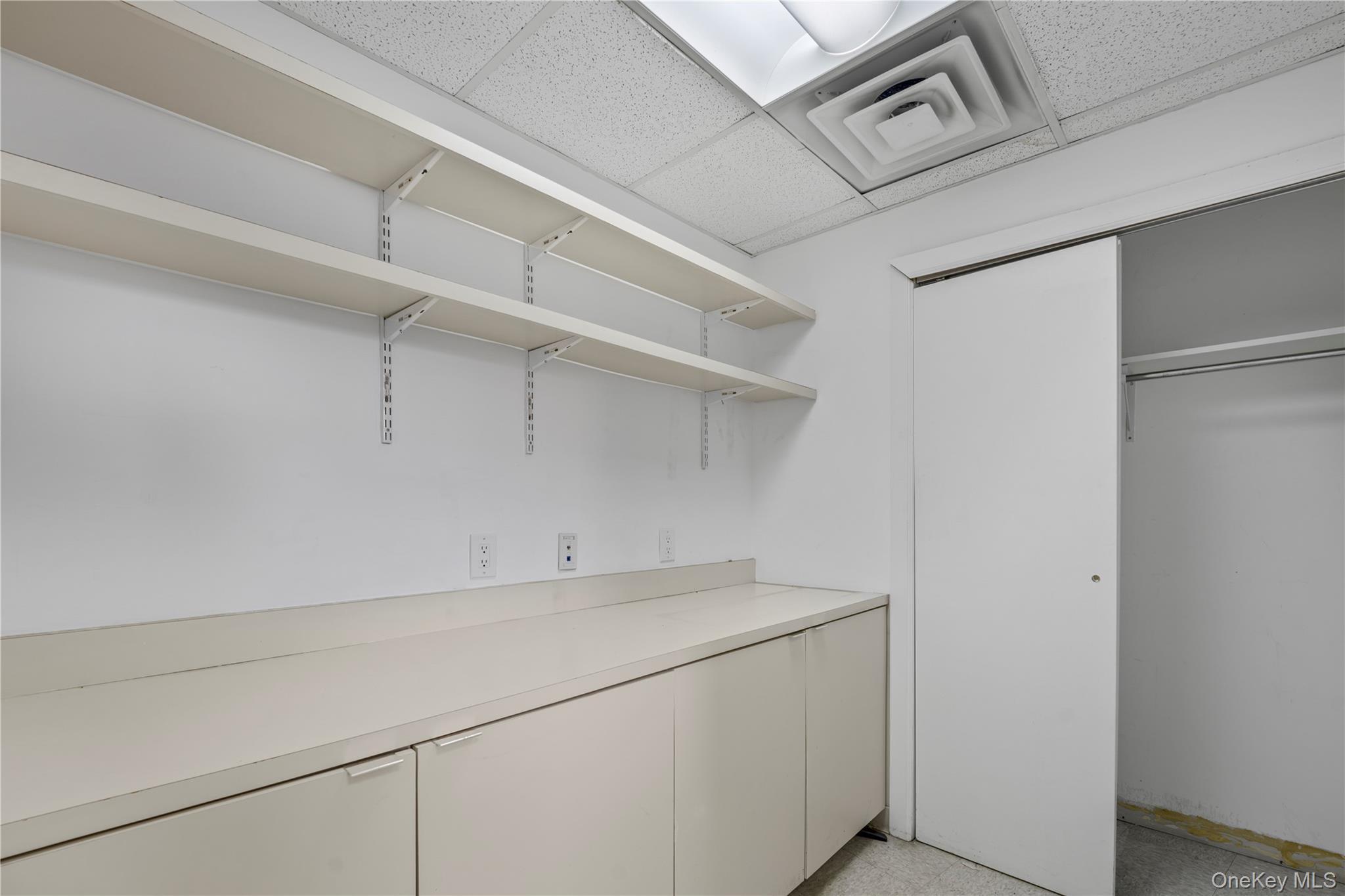 Commercial Lease Main  Queens, NY 11355, MLS-946350-26