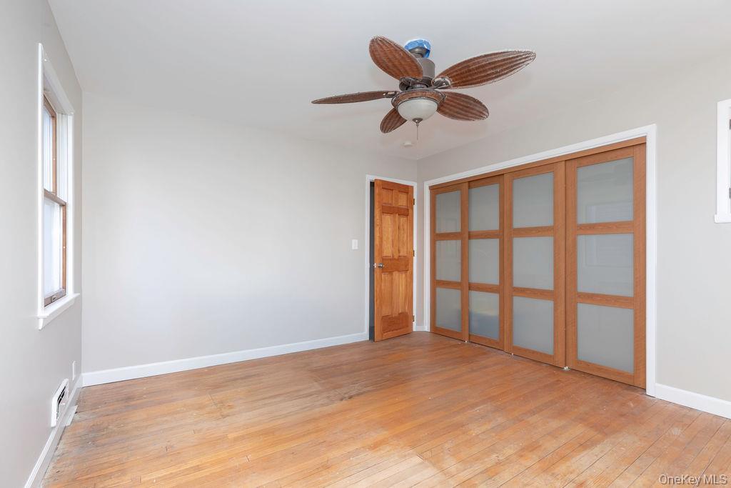 Single Family Reville  Bronx, NY 10464, MLS-946356-11