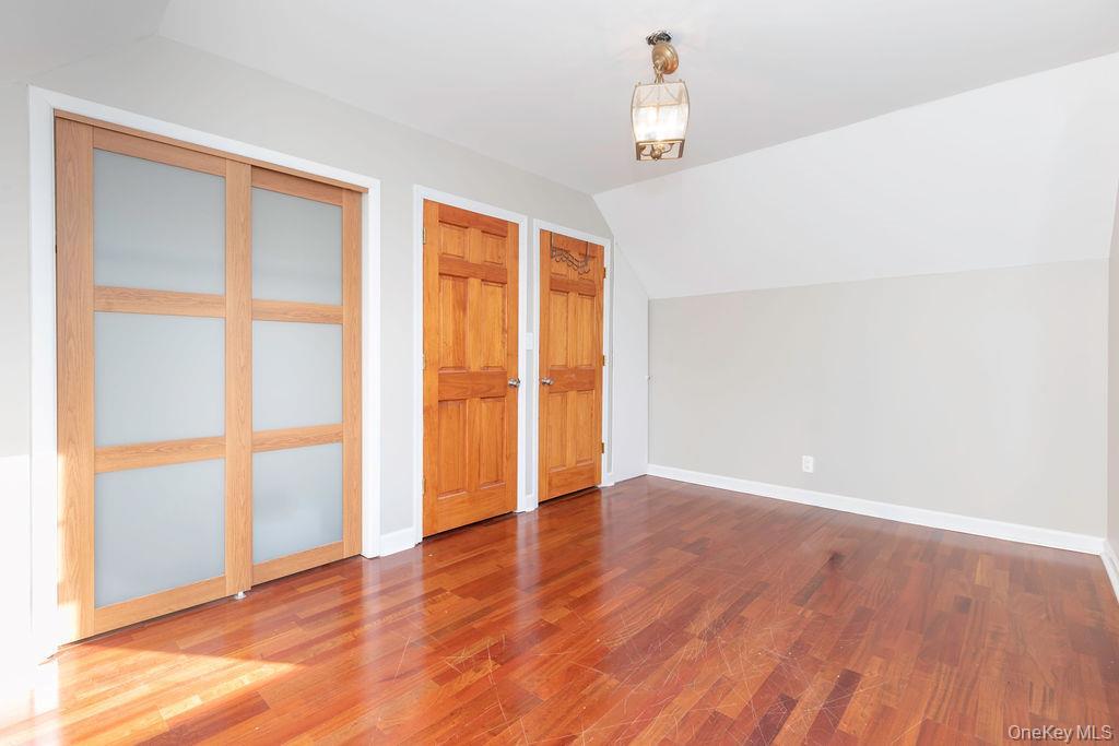 Single Family Reville  Bronx, NY 10464, MLS-946356-15