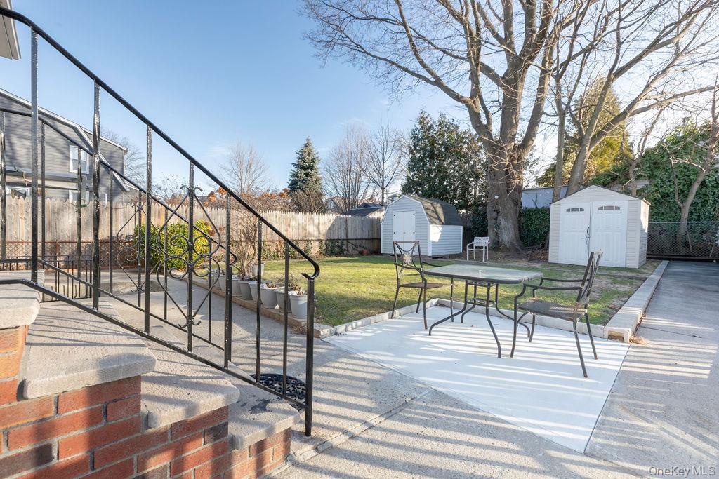 Single Family Reville  Bronx, NY 10464, MLS-946356-23