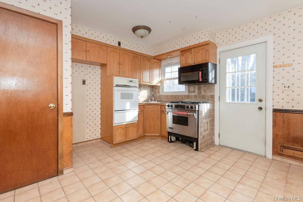 Single Family Reville  Bronx, NY 10464, MLS-946356-6