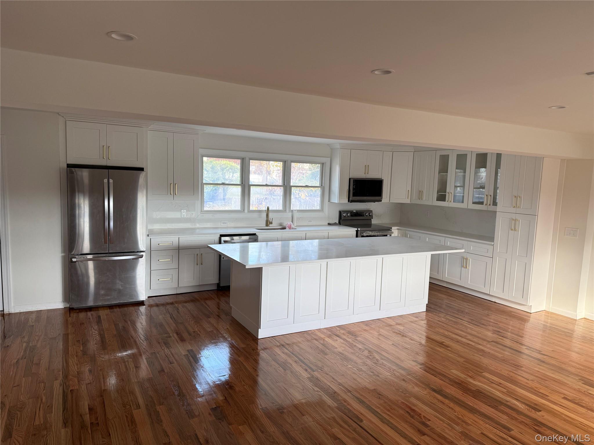 Single Family Centerwood  Suffolk County, NY 11704, MLS-946394-2
