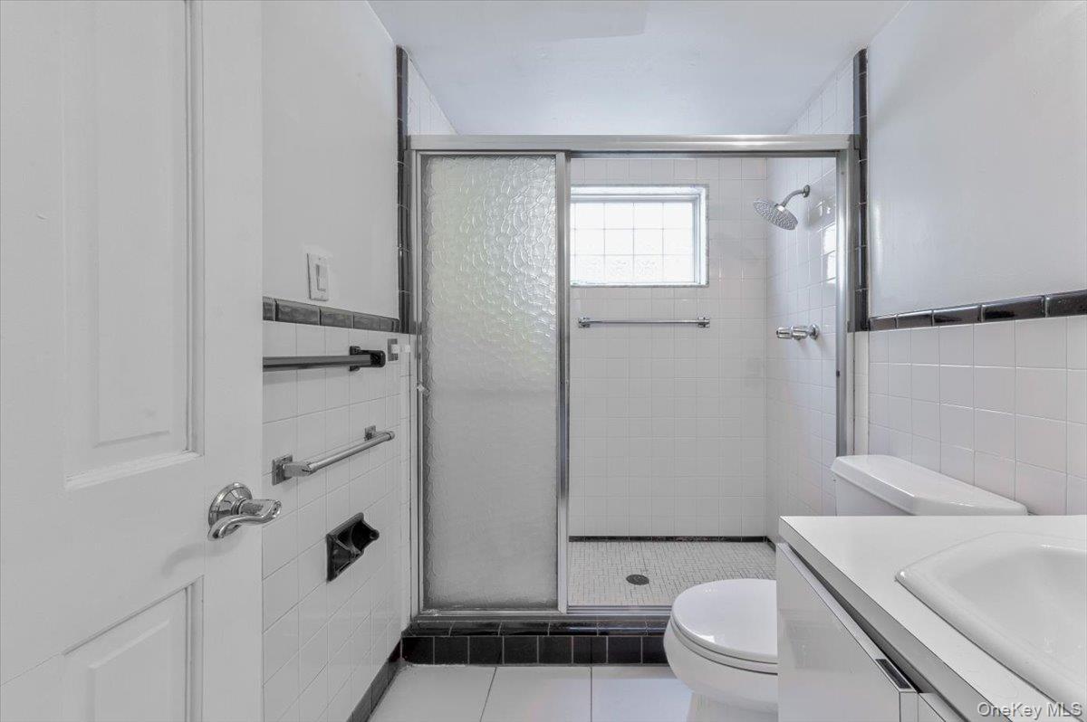 Single Family 86th Queens, NY 11414, MLS-946403-24