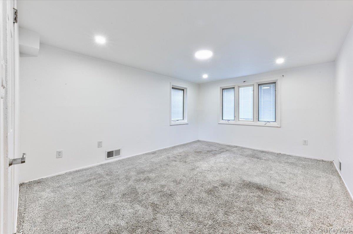 Single Family 86th Queens, NY 11414, MLS-946403-25