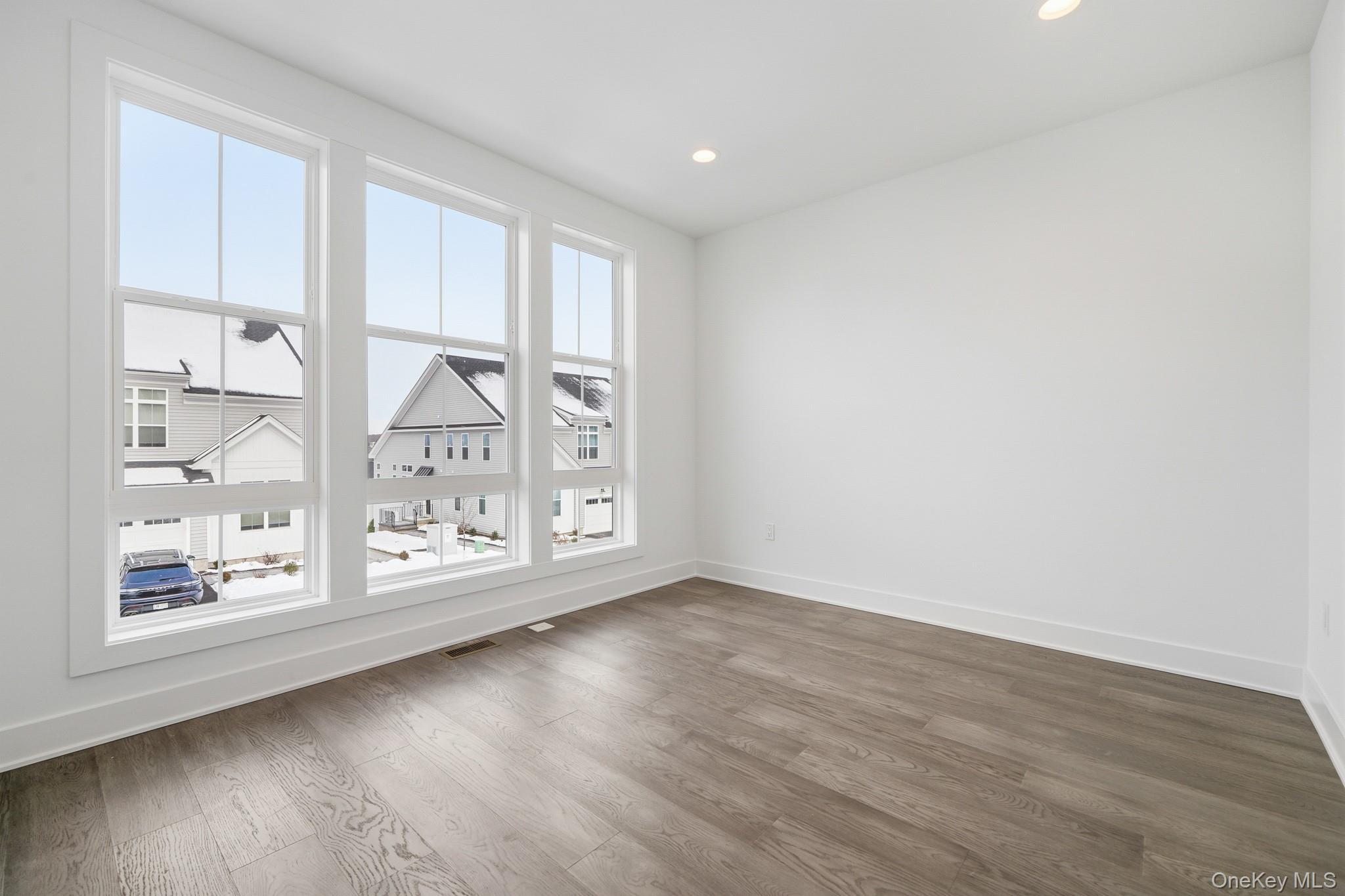 Single Family Chestnut Ridge  Dutchess County, NY 12524, MLS-946409-22