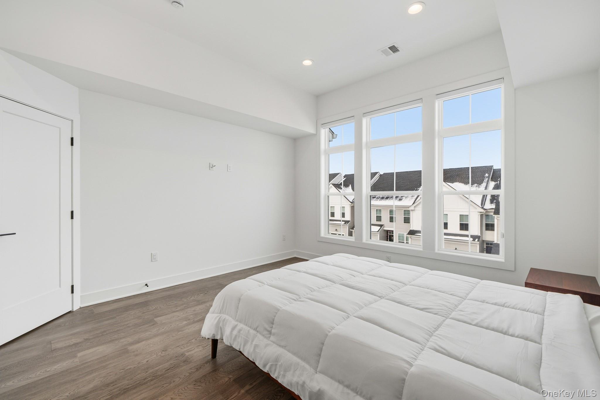 Single Family Chestnut Ridge  Dutchess County, NY 12524, MLS-946409-25