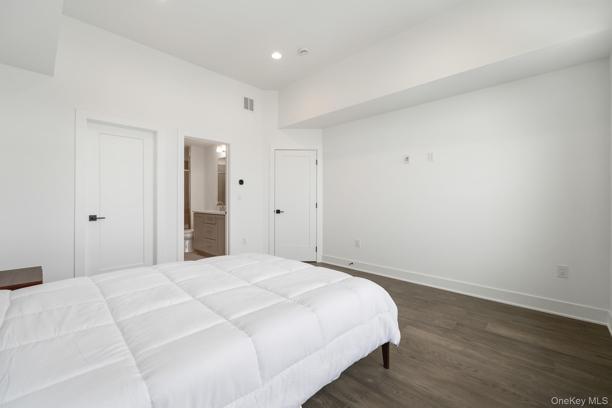 Single Family Chestnut Ridge  Dutchess County, NY 12524, MLS-946409-26