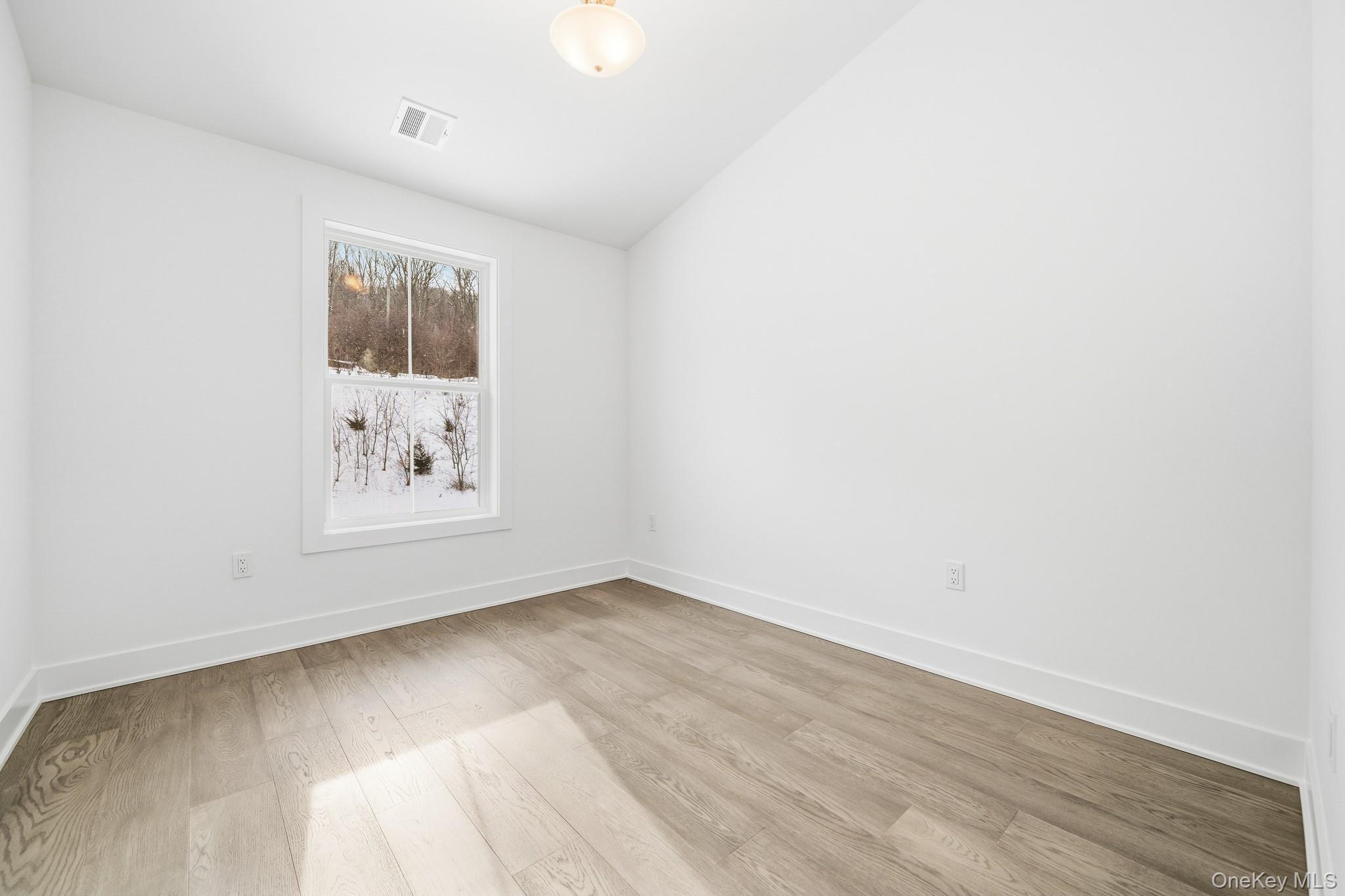 Single Family Chestnut Ridge  Dutchess County, NY 12524, MLS-946409-28