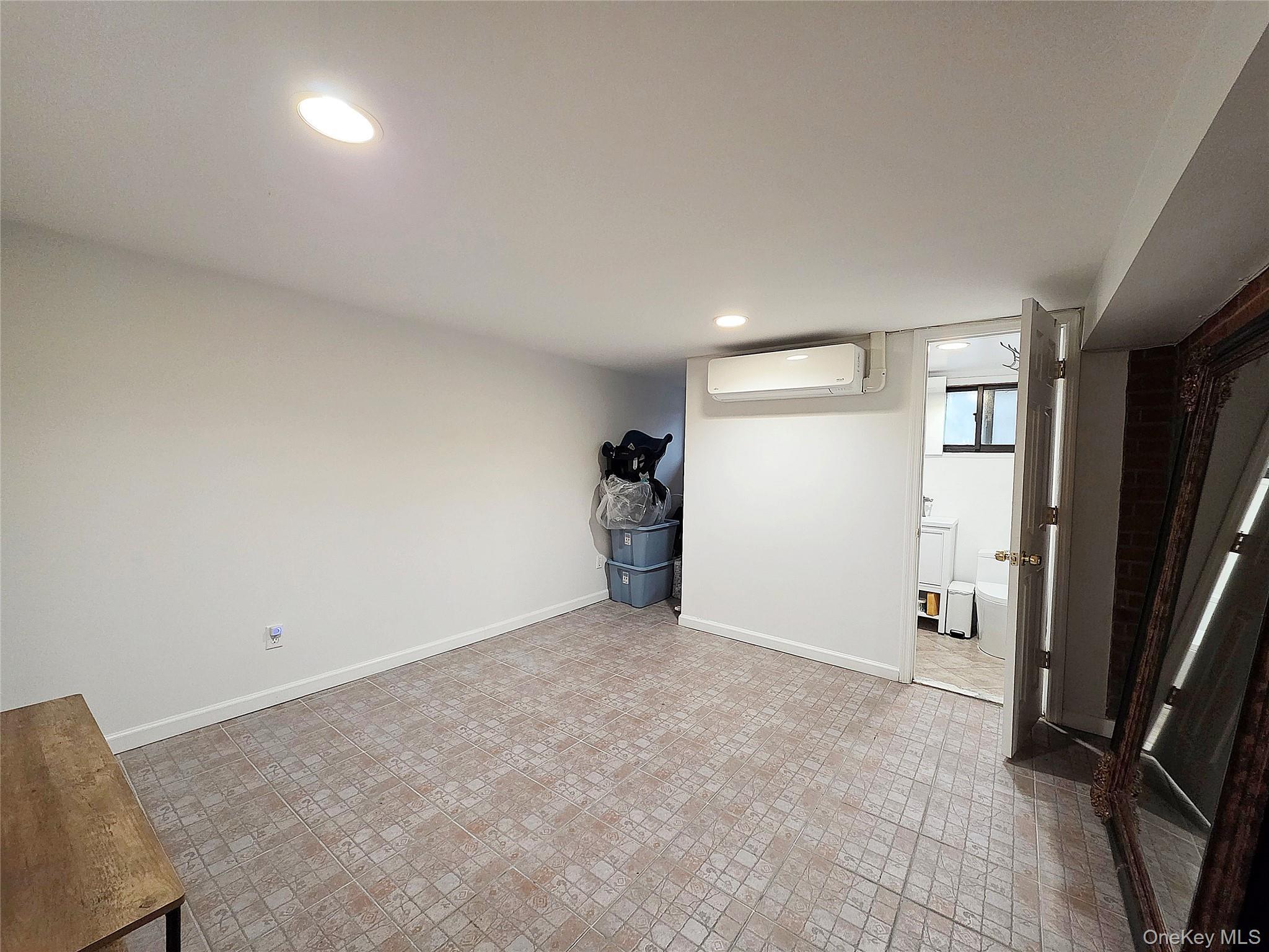 Single Family 80th  Queens, NY 11385, MLS-946416-28