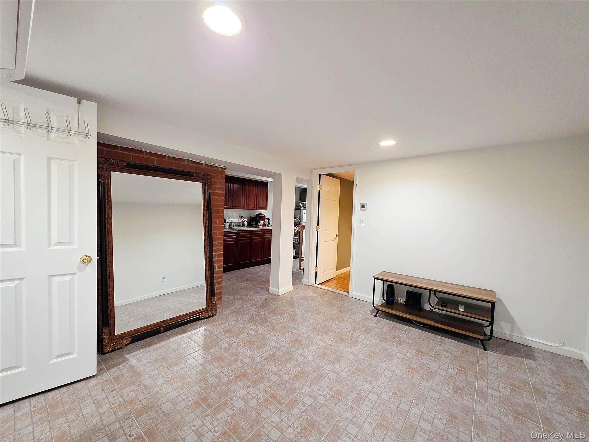 Single Family 80th  Queens, NY 11385, MLS-946416-30