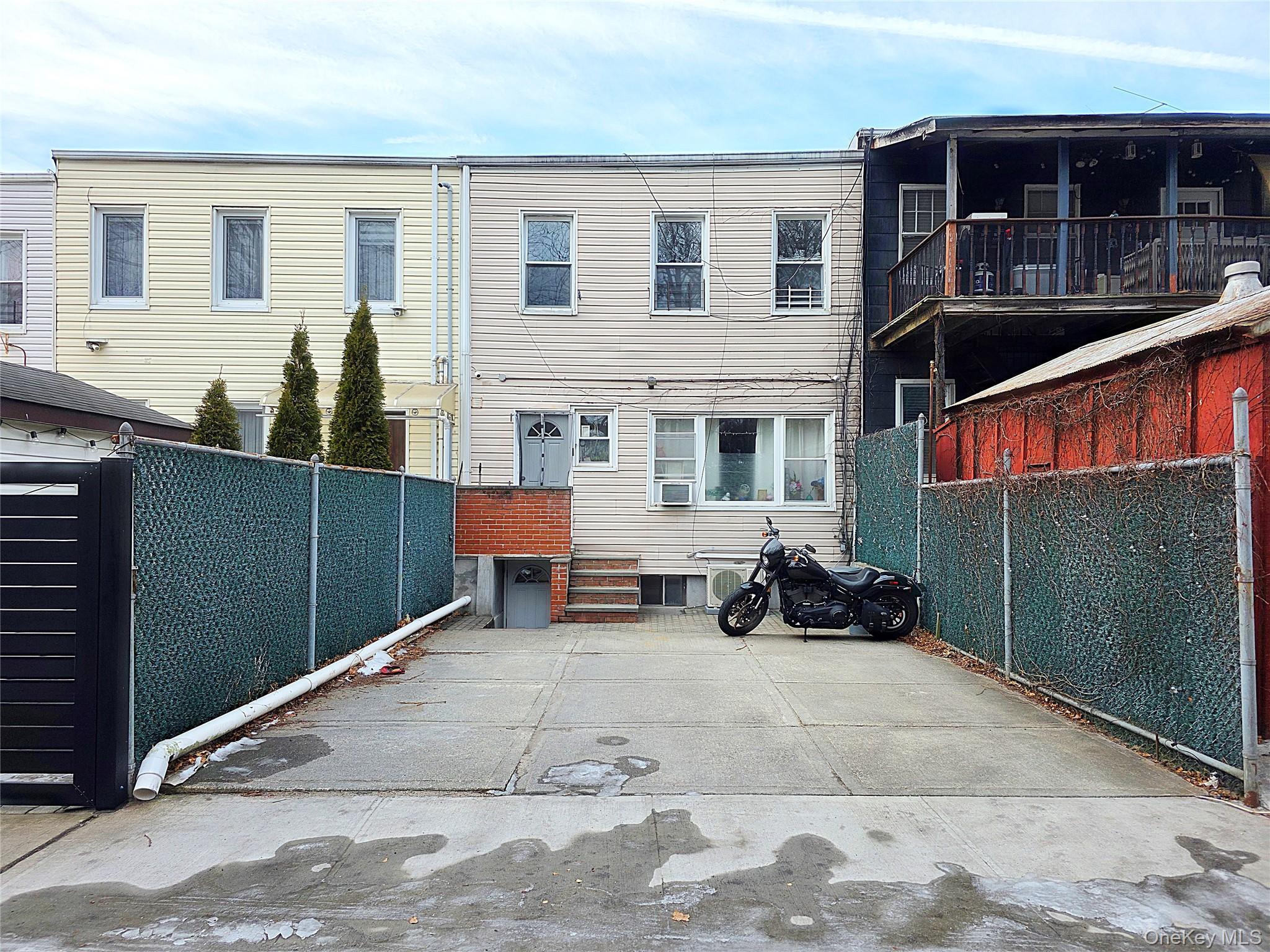 Single Family 80th  Queens, NY 11385, MLS-946416-36