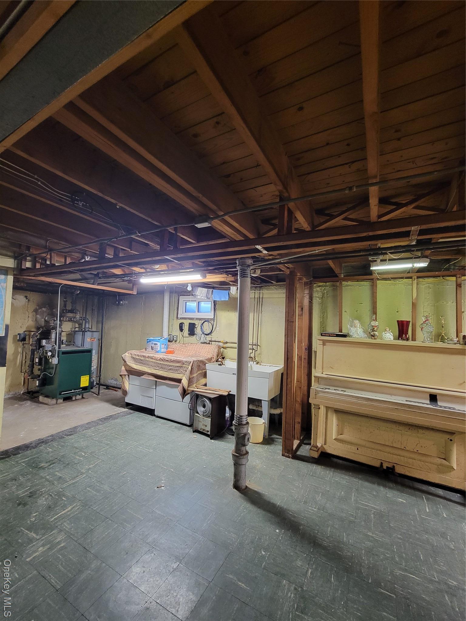 Single Family Murdock Queens, NY 11429, MLS-946573-25