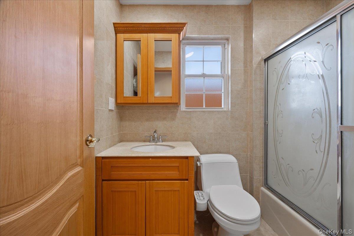 Single Family 265th  Queens, NY 11004, MLS-946576-25