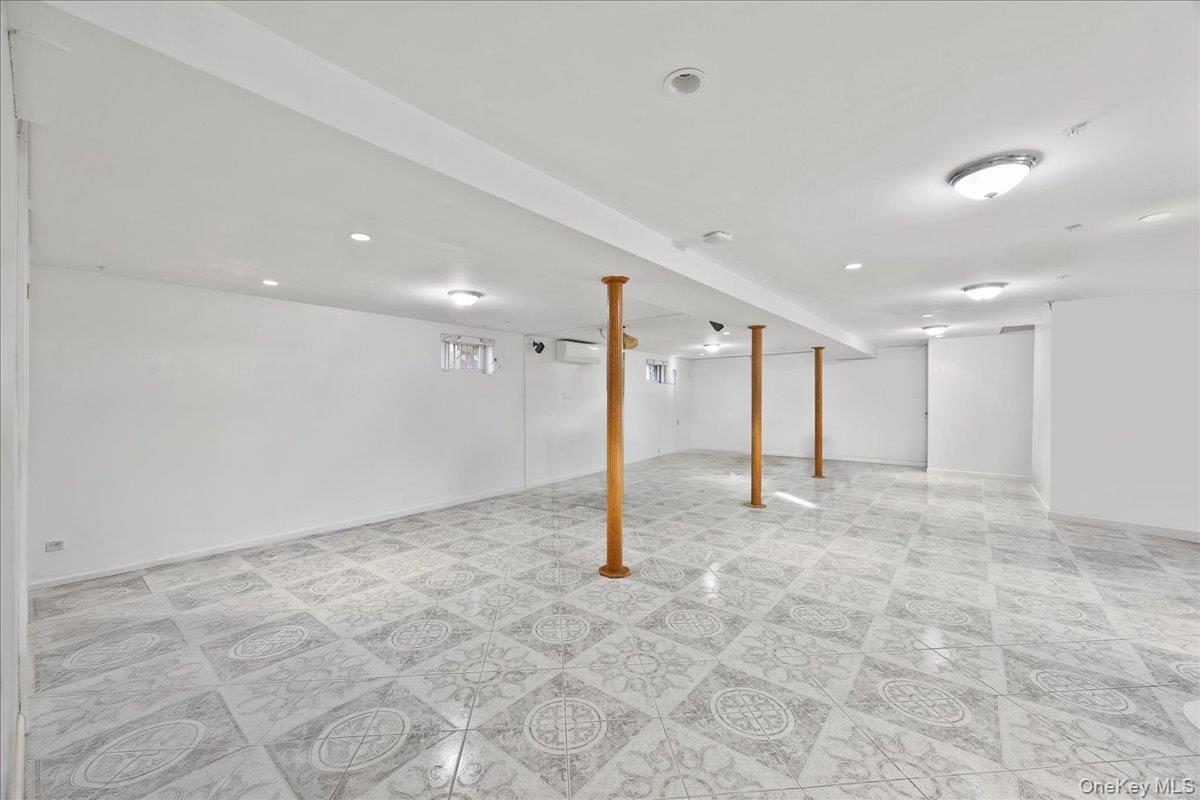 Single Family 265th  Queens, NY 11004, MLS-946576-27