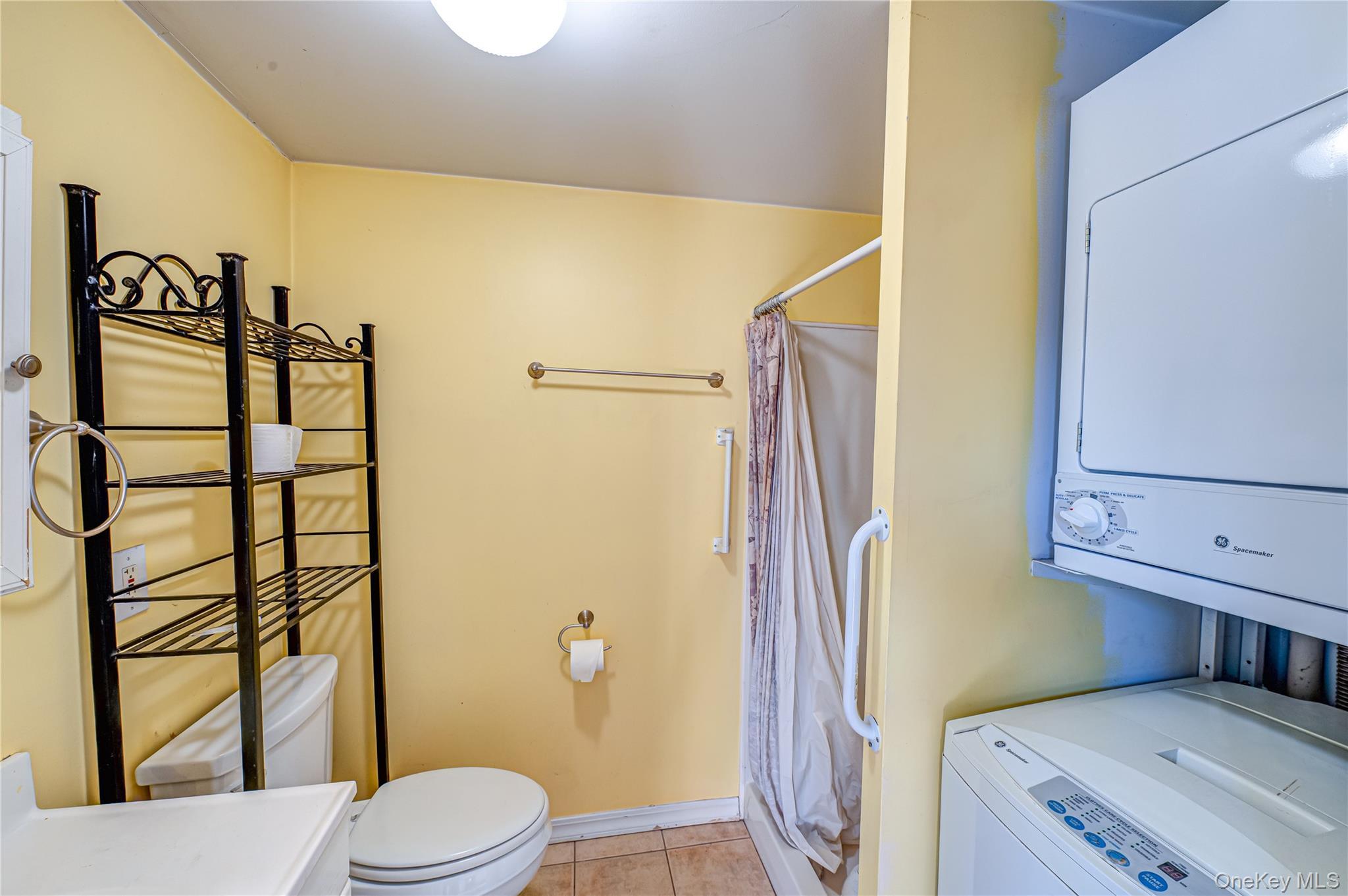 Single Family Springville Road Suffolk County, NY 11946, MLS-946609-28
