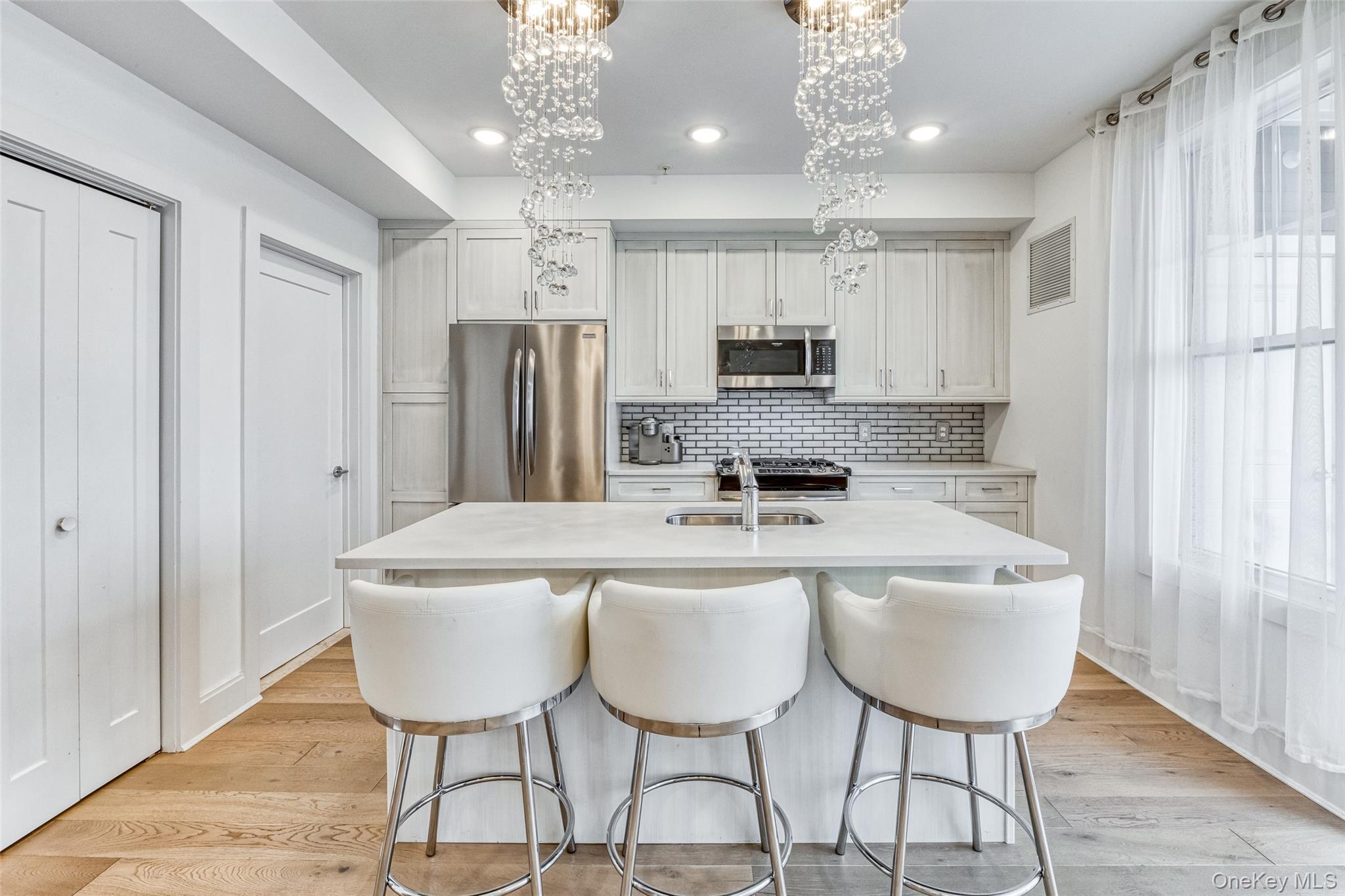 Condo Marina Pointe  Nassau County, NY 11518, MLS-946618-10