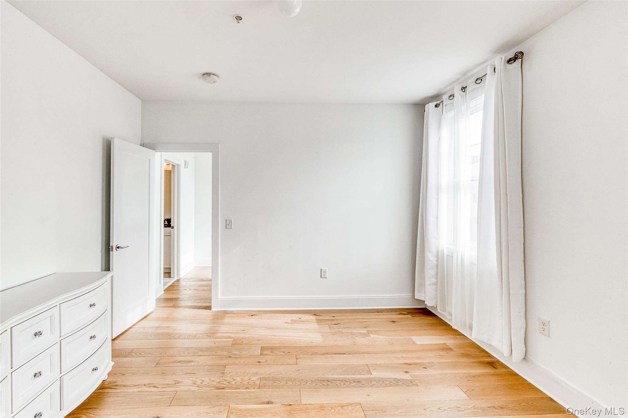 Condo Marina Pointe  Nassau County, NY 11518, MLS-946618-21